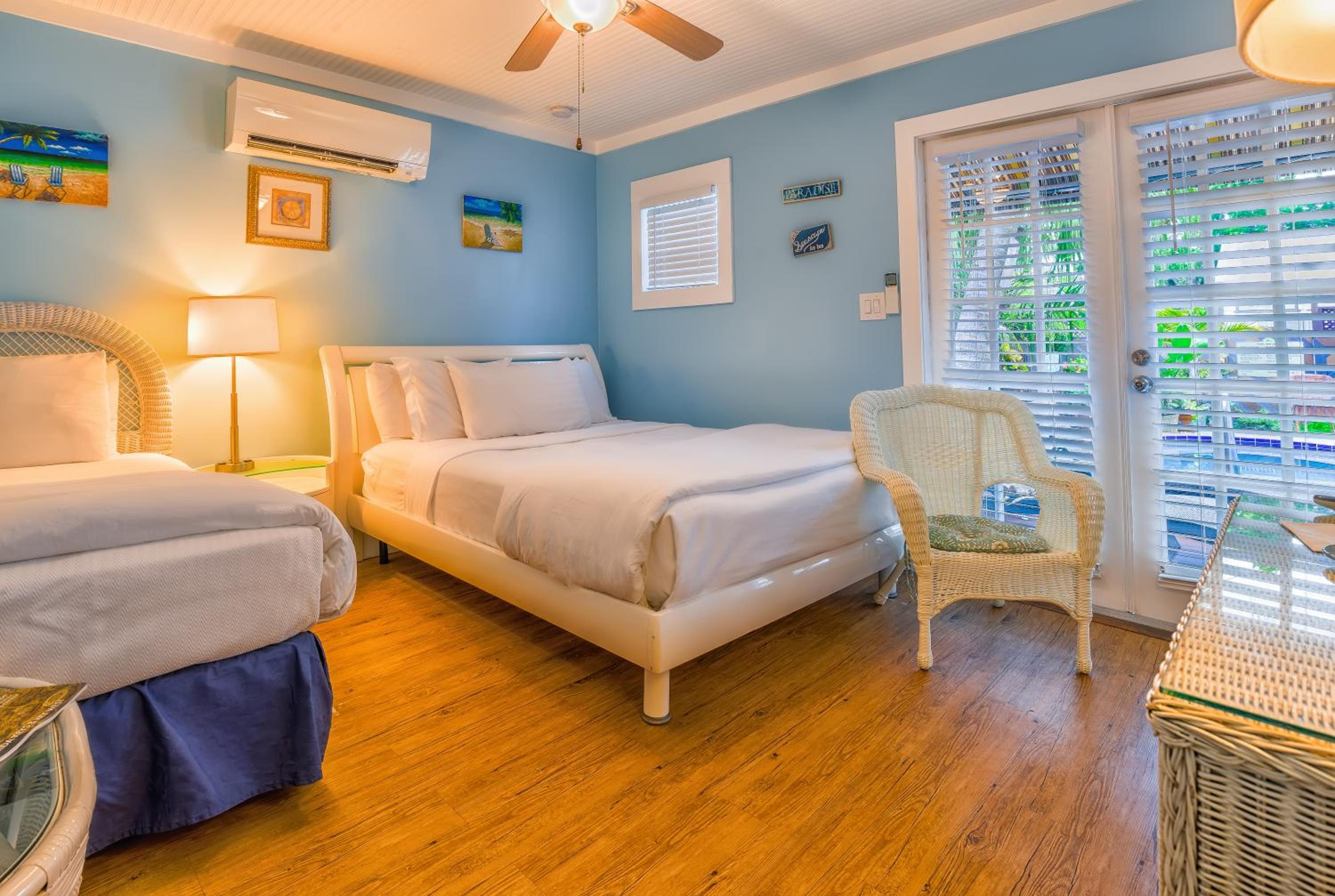 Seascape Tropical Inn