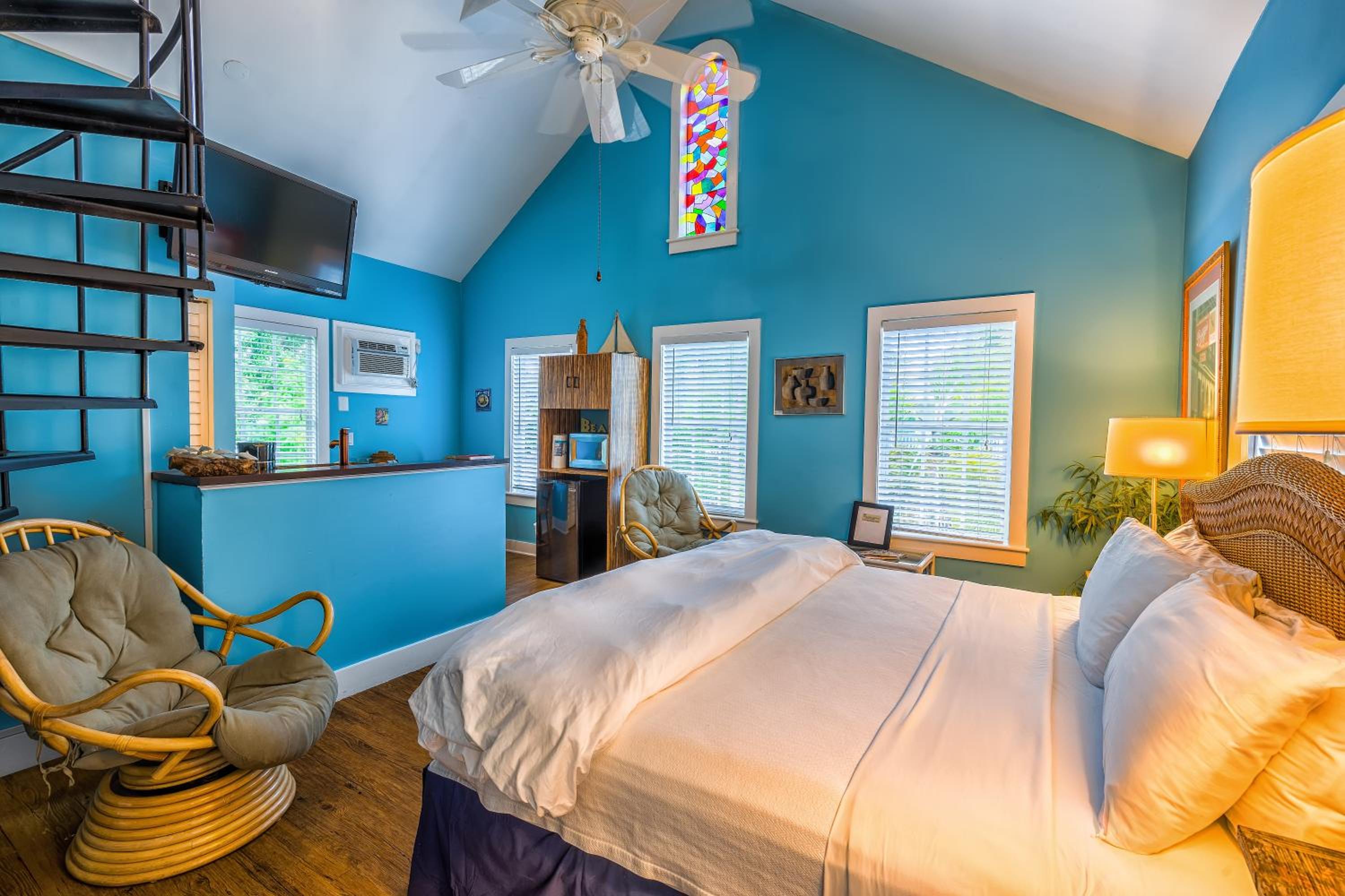 Seascape Tropical Inn