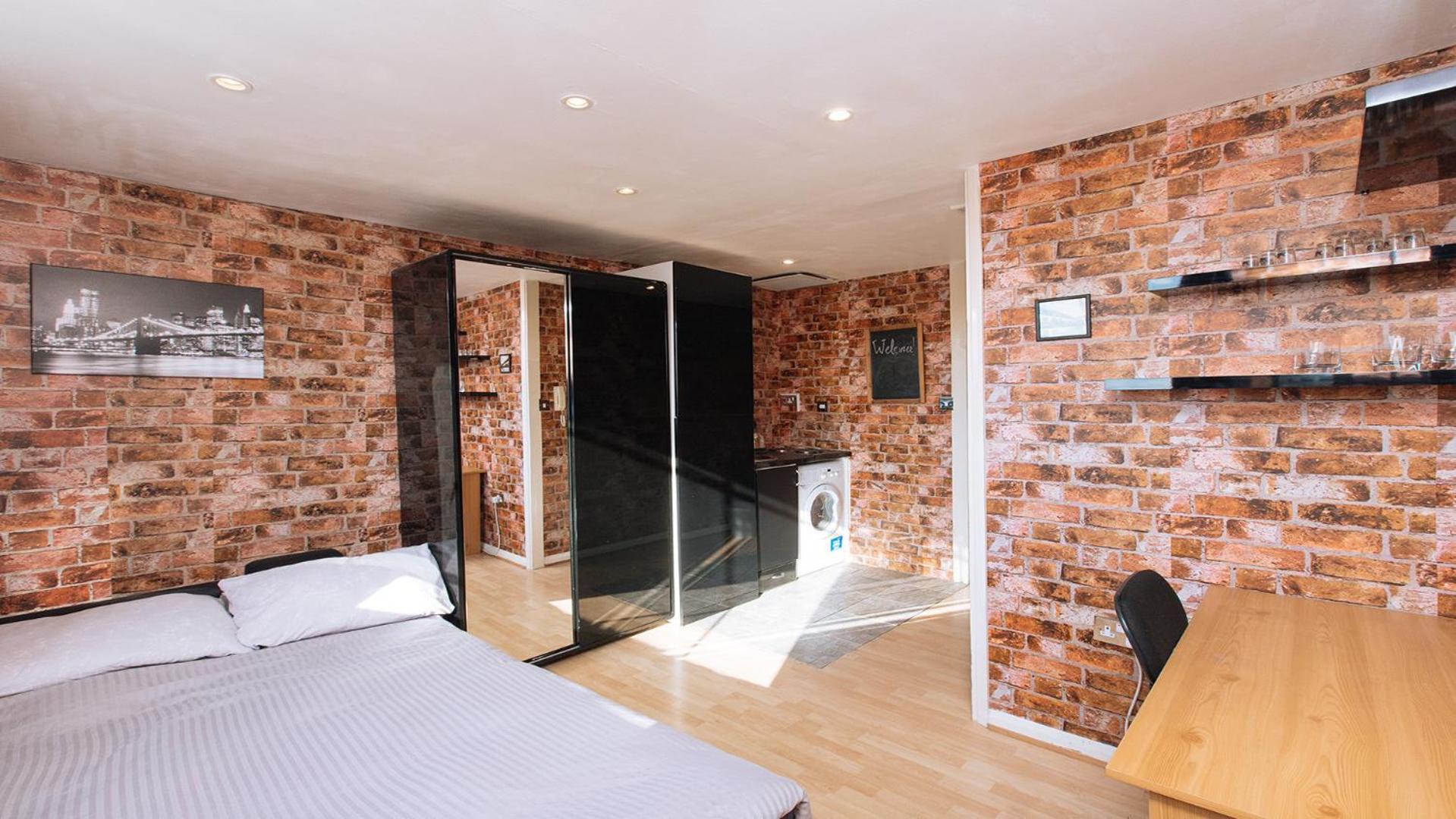 Studio flat in Paddington Central London Zone 1