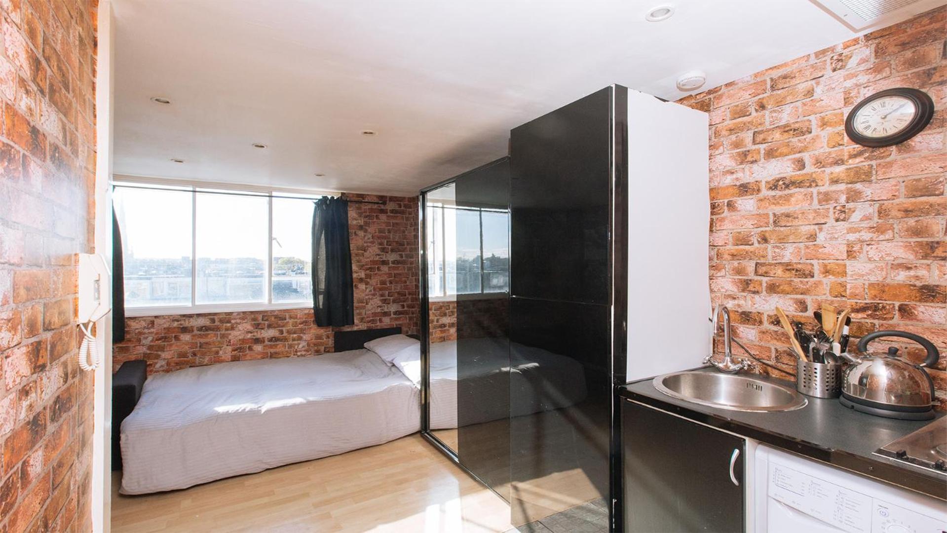 Studio flat in Paddington Central London Zone 1