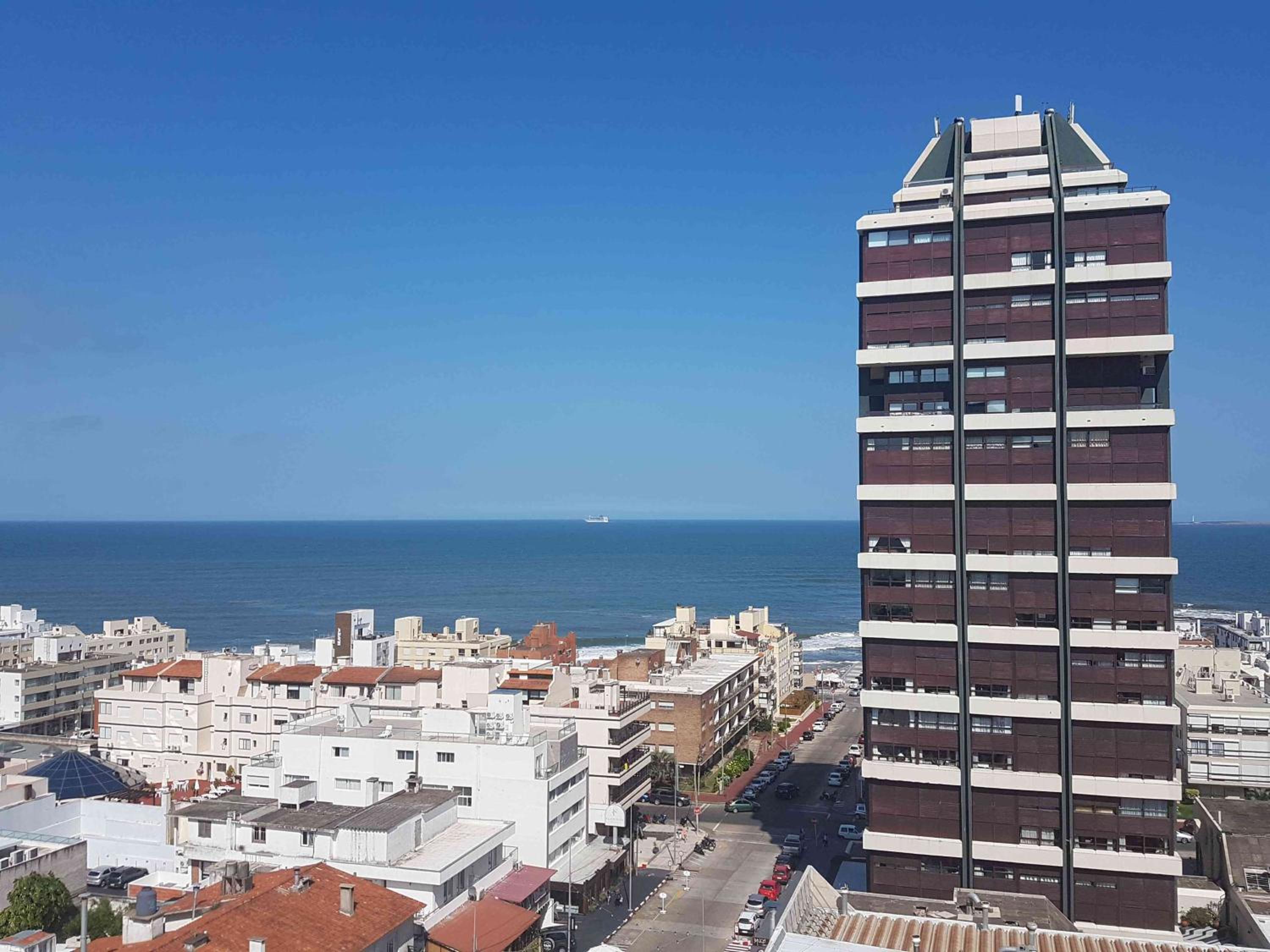 Apartment Peninsula view 2