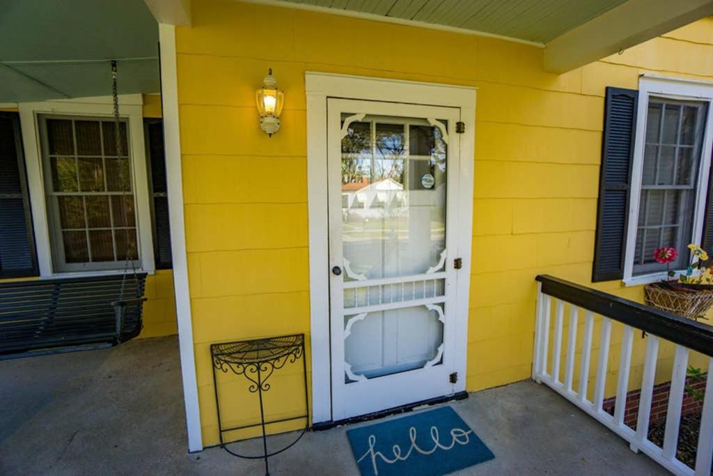 Graduations Welcome! Bayside Bungalow Close Proximity to Downtown Beaufort and Parris Island