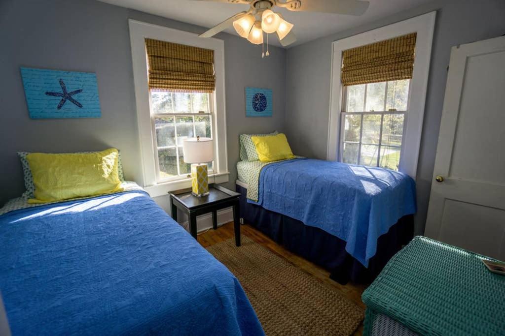 Graduations Welcome! Bayside Bungalow Close Proximity to Downtown Beaufort and Parris Island