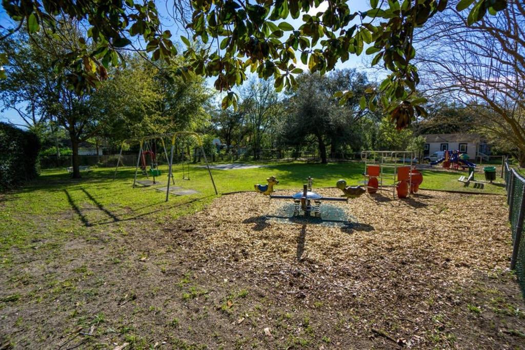 Graduations Welcome! Bayside Bungalow Close Proximity to Downtown Beaufort and Parris Island