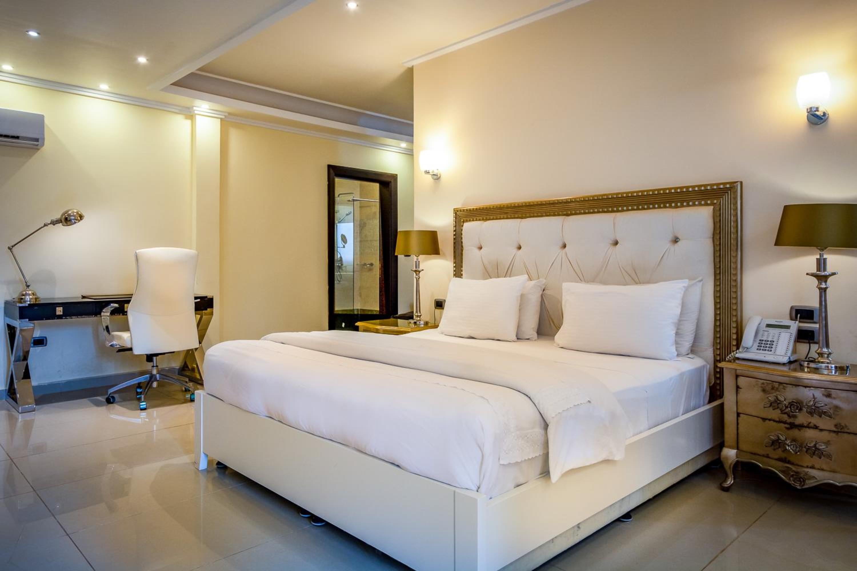 The Country Lodge Hotel
