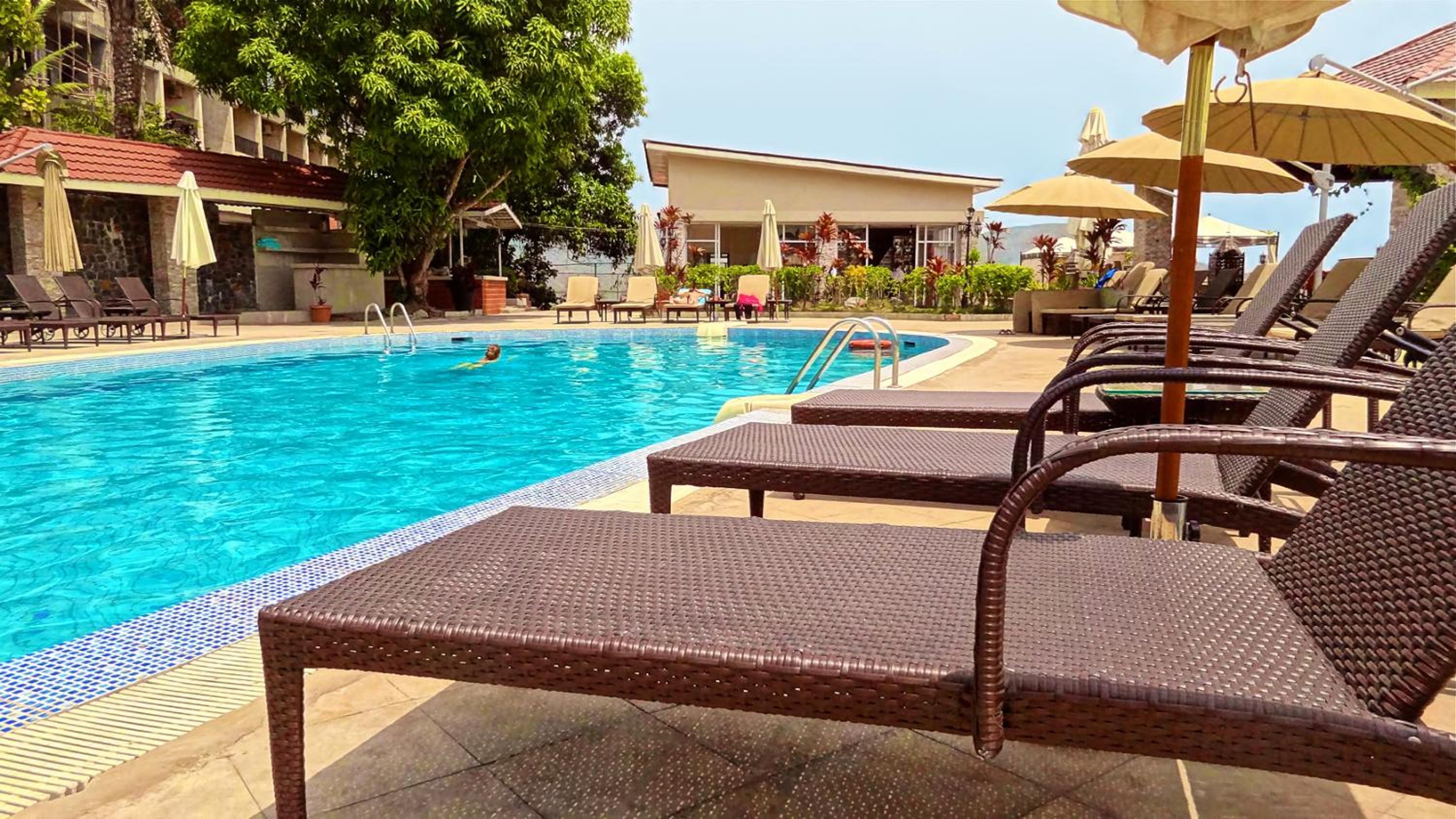 The Country Lodge Hotel