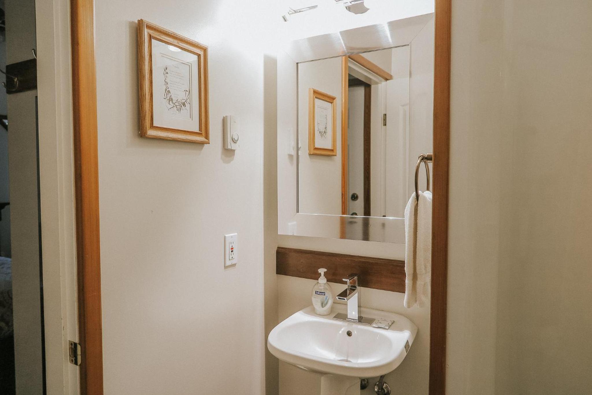 Tofino Vacations - Cobble Wood and Bird Sanctuary Guest Houses - Property Image 15