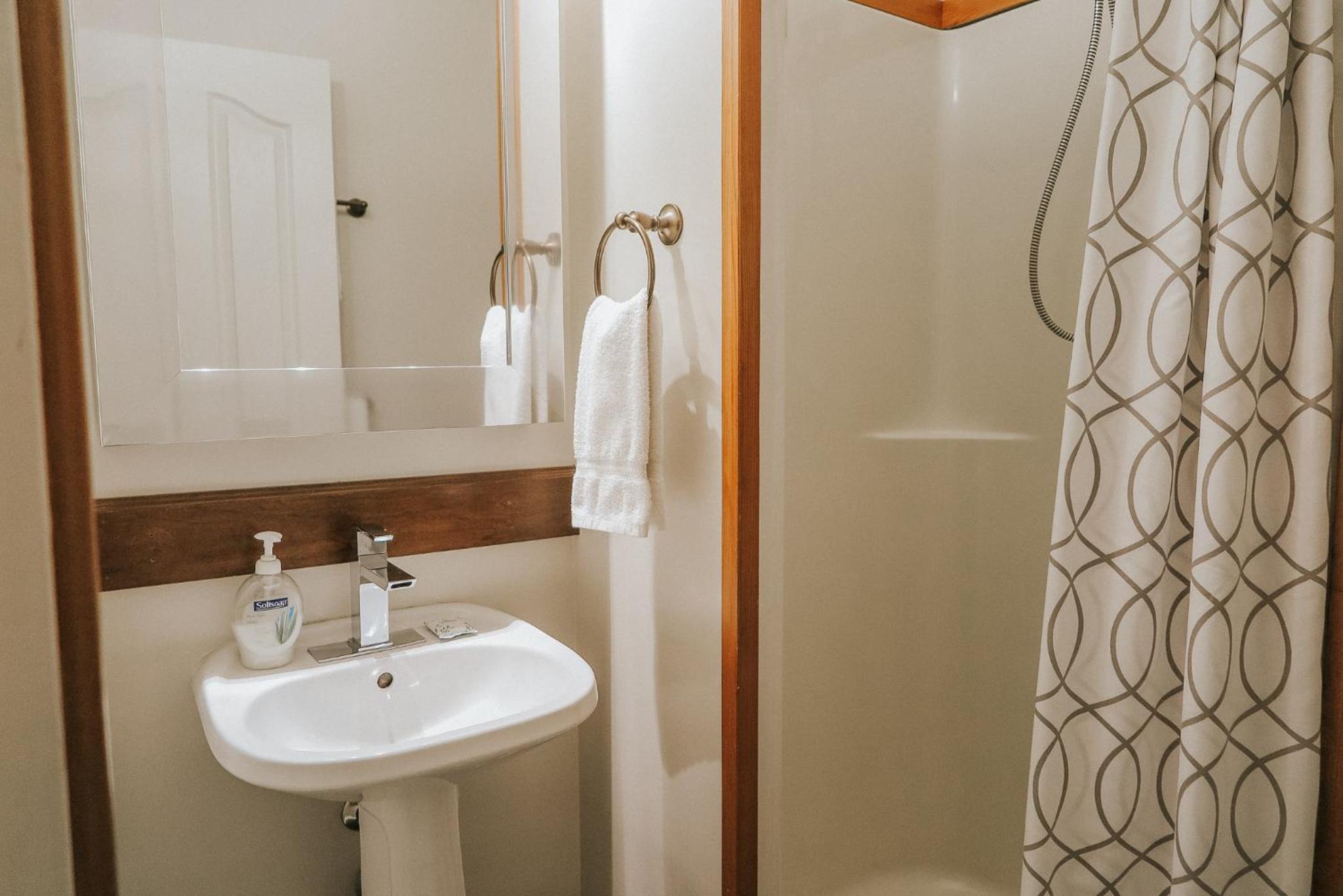 Tofino Vacations - Cobble Wood and Bird Sanctuary Guest Houses - Property Image 16