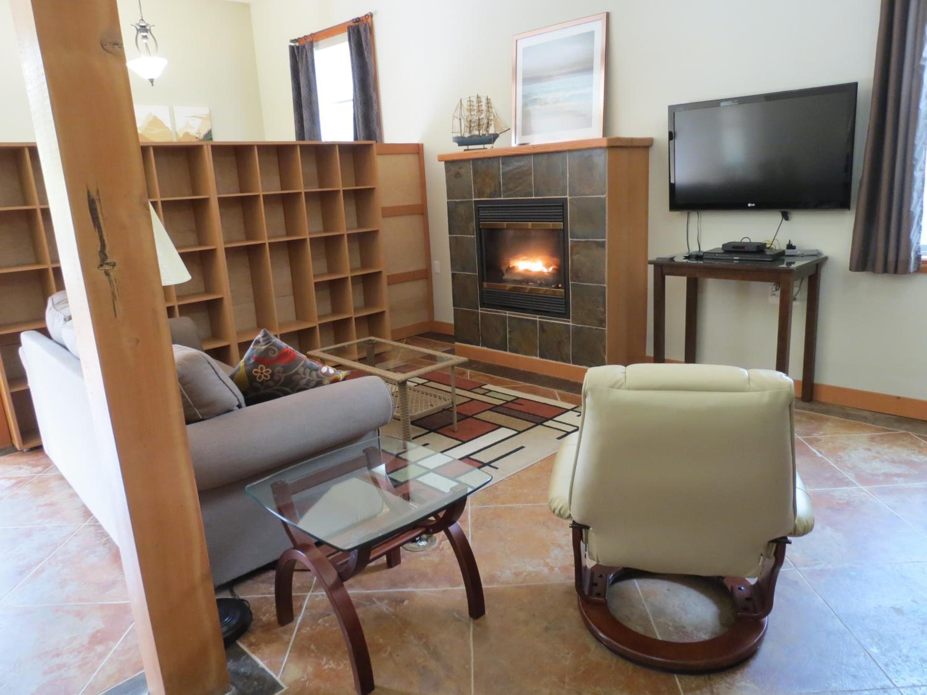 Tofino Vacations - Cobble Wood and Bird Sanctuary Guest Houses - Property Image 9