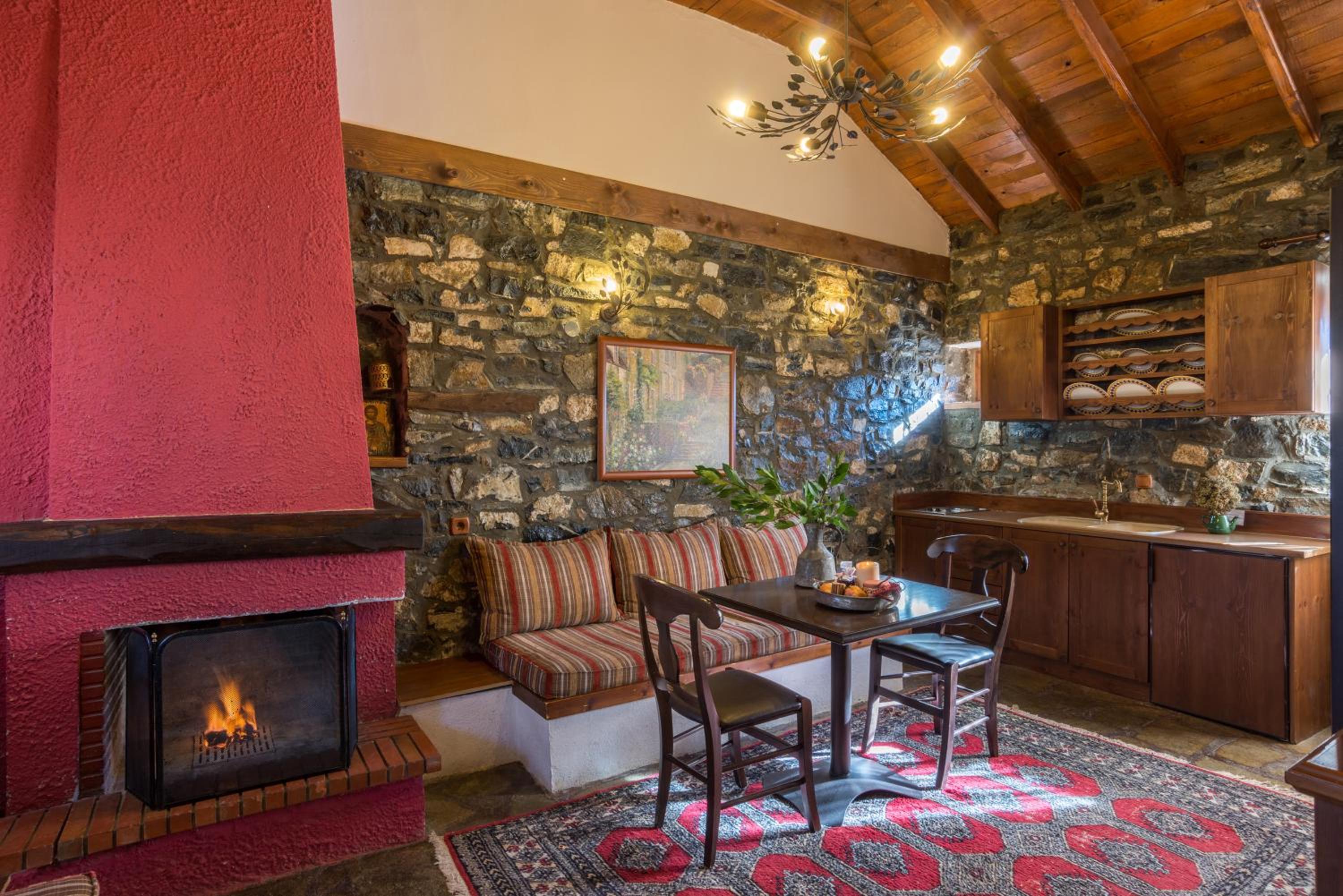 ROUGA Mountain Boutique Suites & Spa