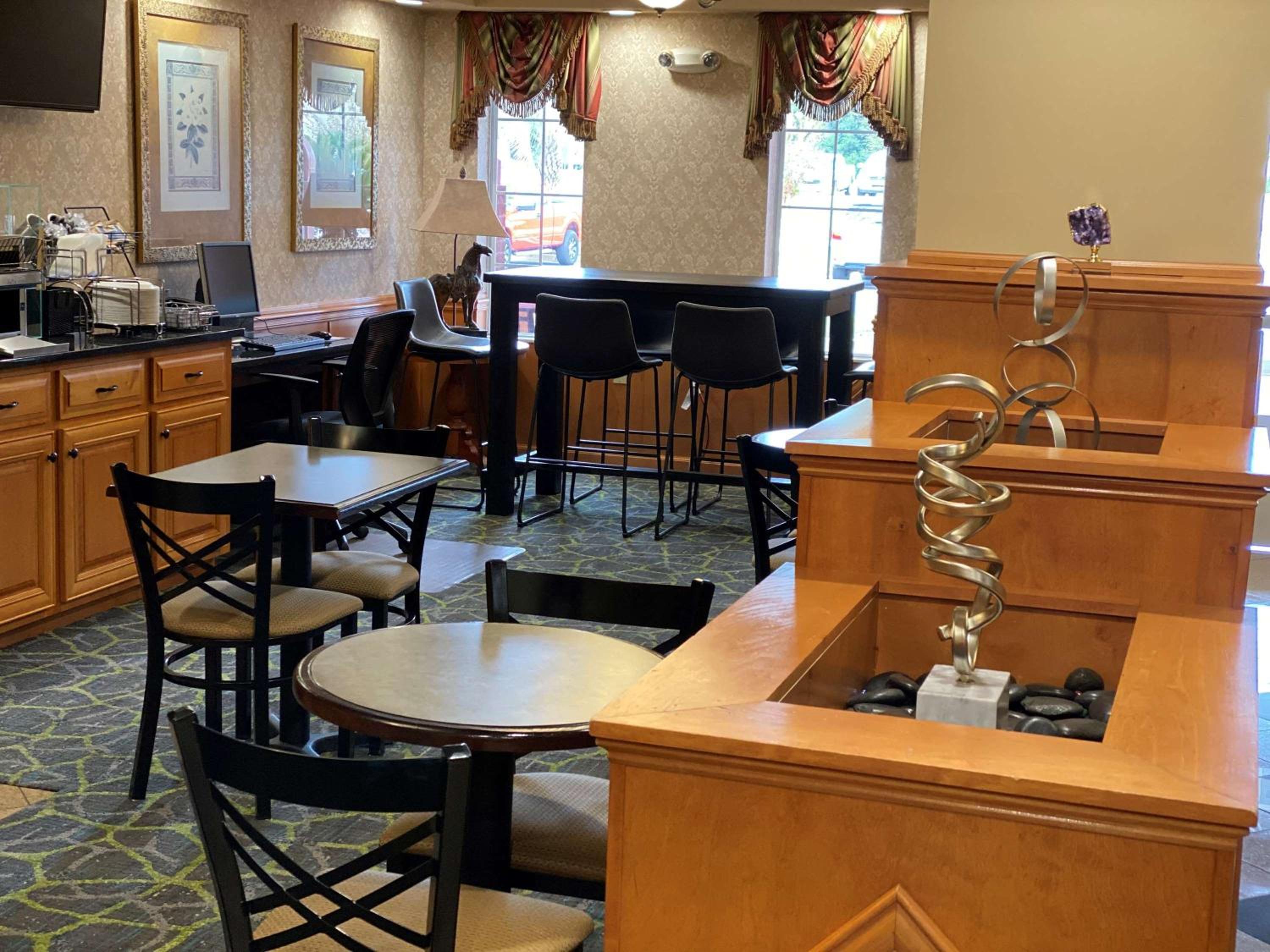 Warner Robins Vacations - SureStay Plus Hotel by Best Western Warner Robins AFB - Property Image 27