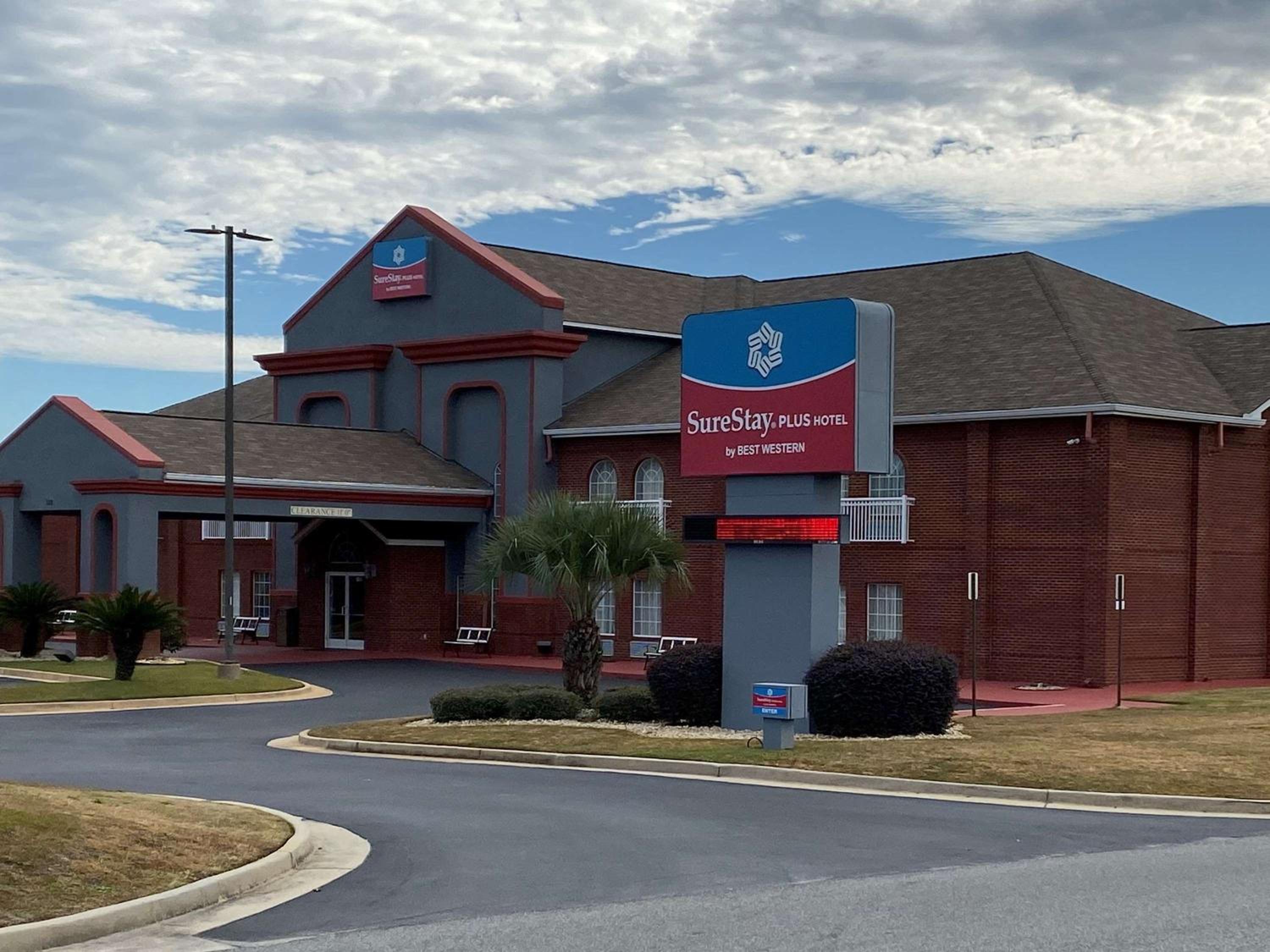 Warner Robins Vacations - SureStay Plus Hotel by Best Western Warner Robins AFB - Property Image 32