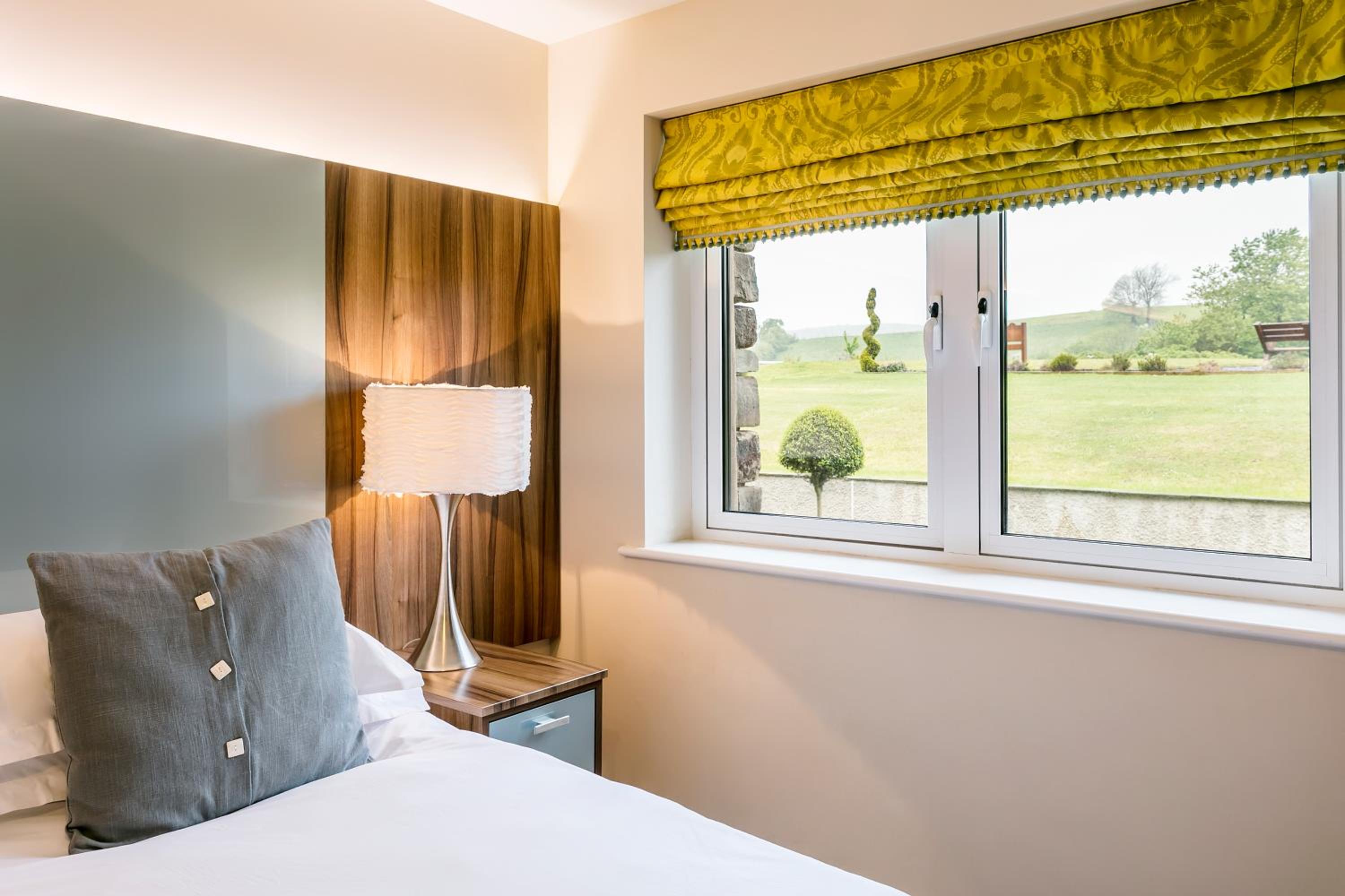 Golf Apartment @ Carus Green view 5