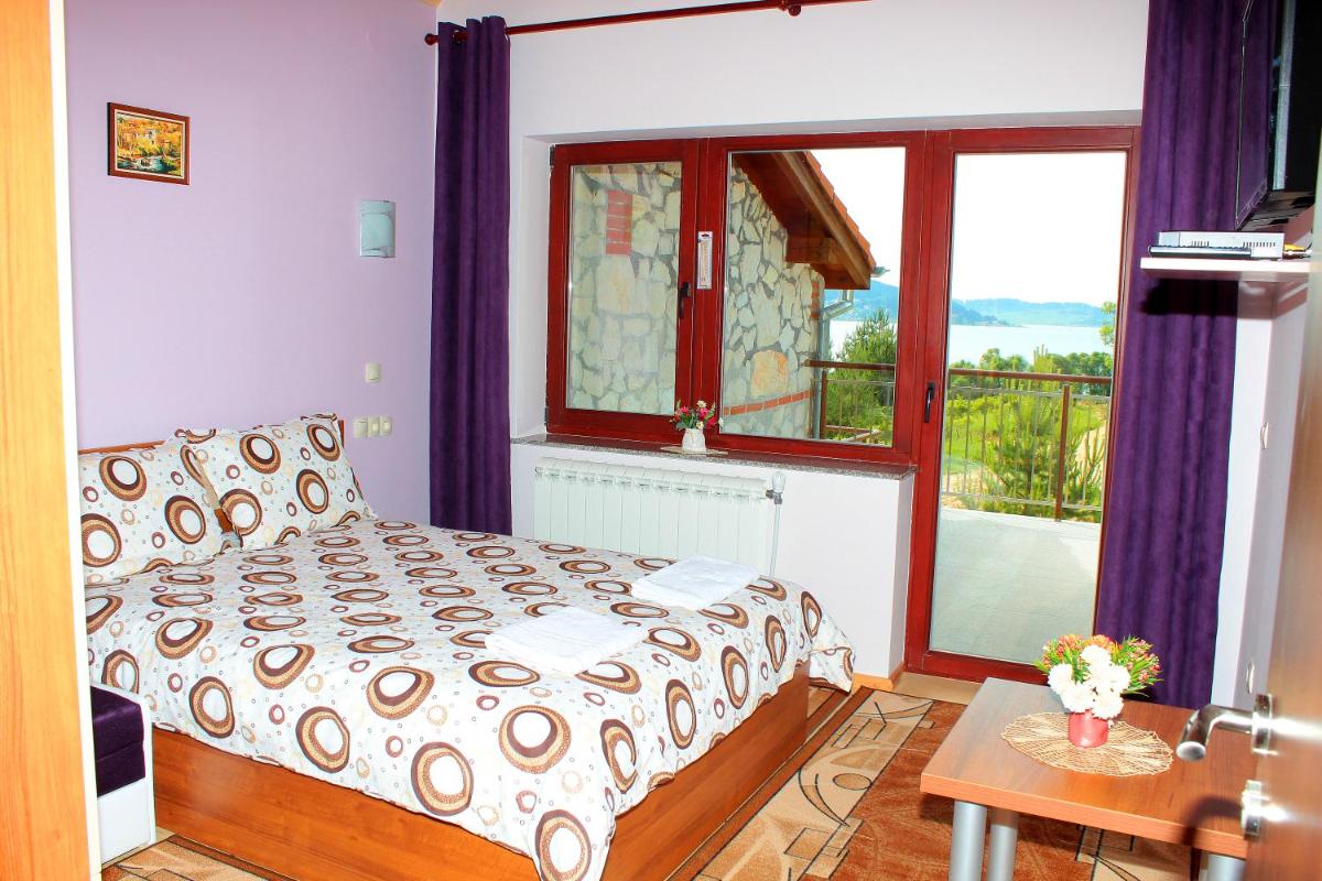 Ilievi Guest Houses