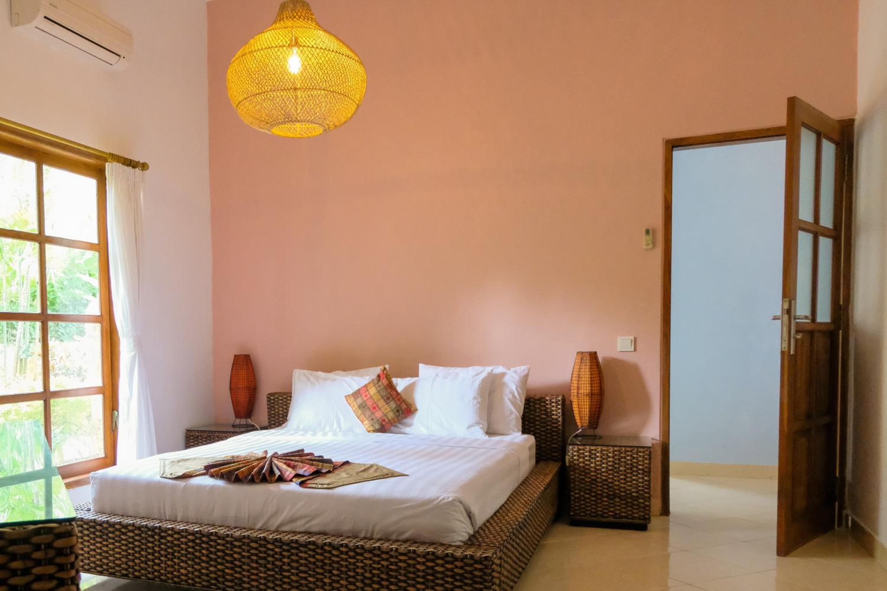Villa Cahaya - Bali Sea Villas Beachfront and private pool view 4