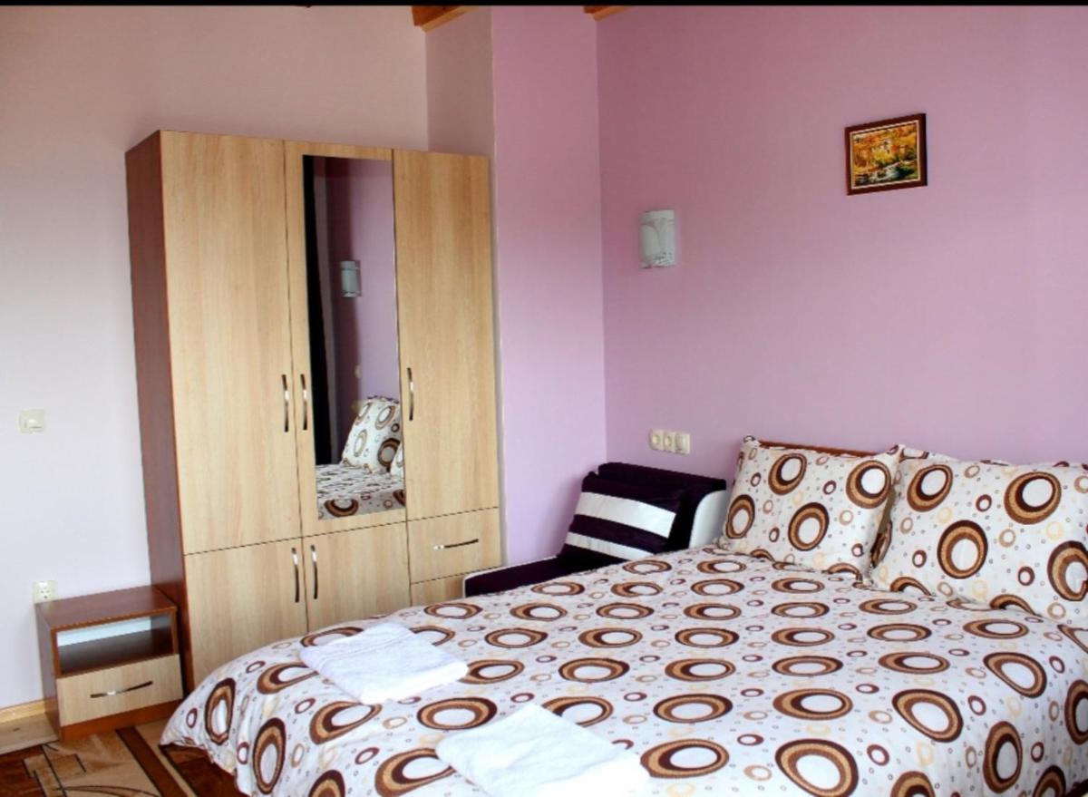 Ilievi Guest Houses