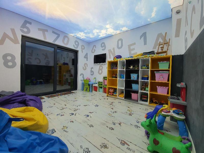 children's play area