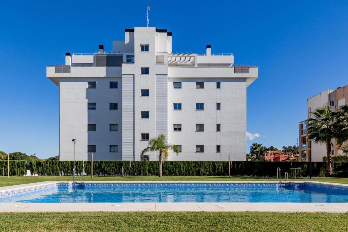 Luxury penthouse in Torremolinos view 5