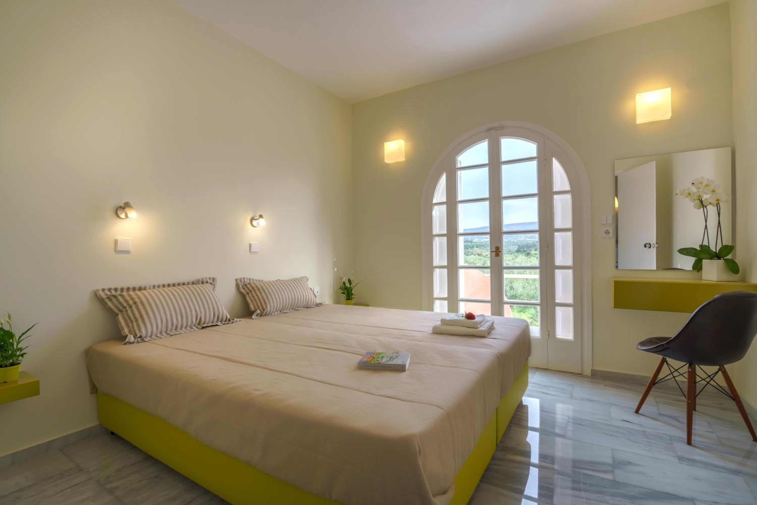Modernist Spa Suites - Grambella Olive Estate view 4