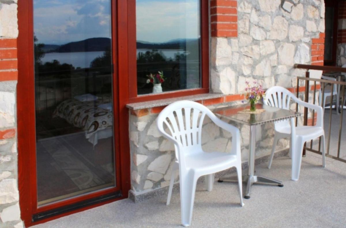 Ilievi Guest Houses