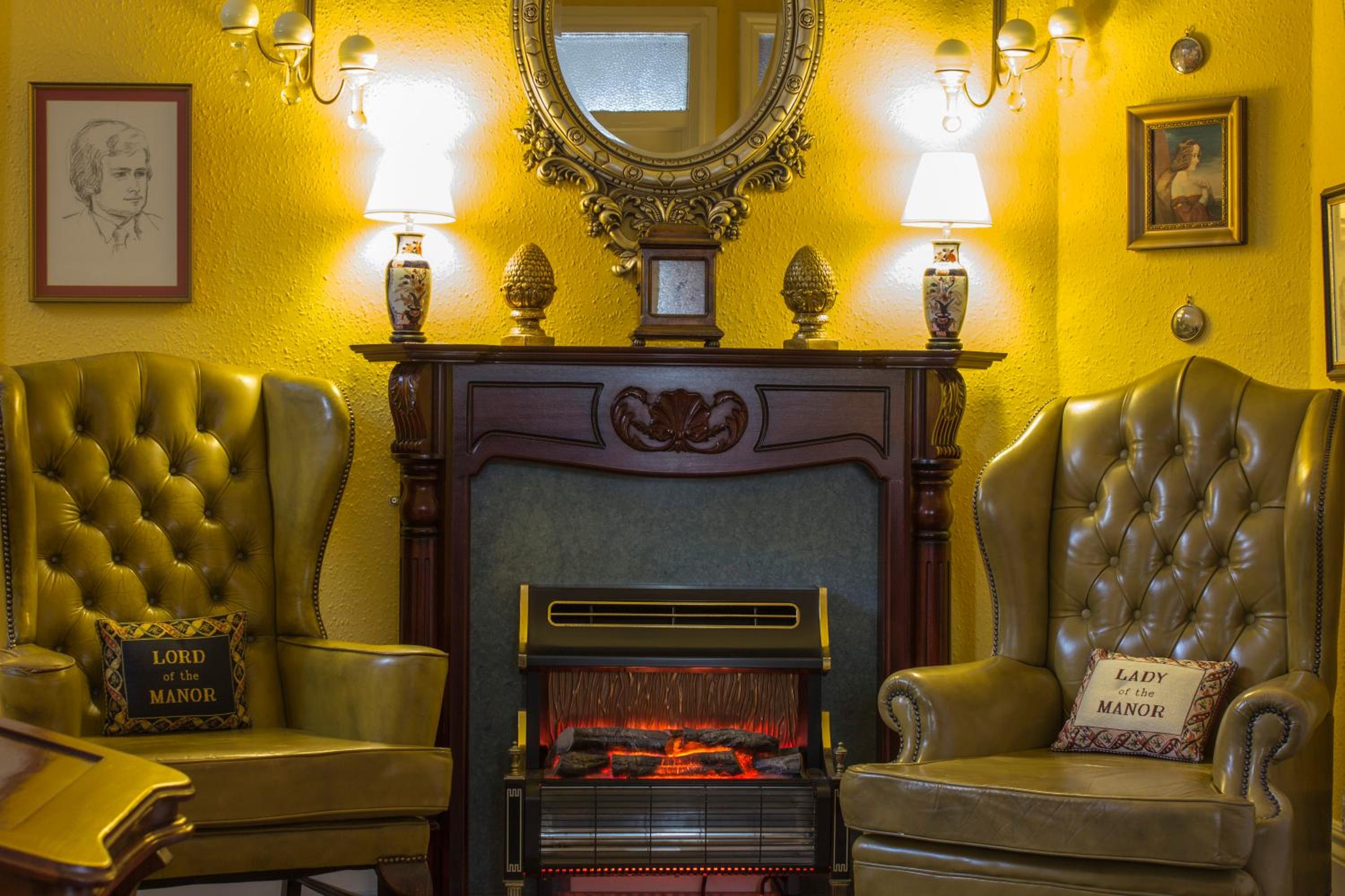 Loughborough Vacations - Holywell House - Property Image 2