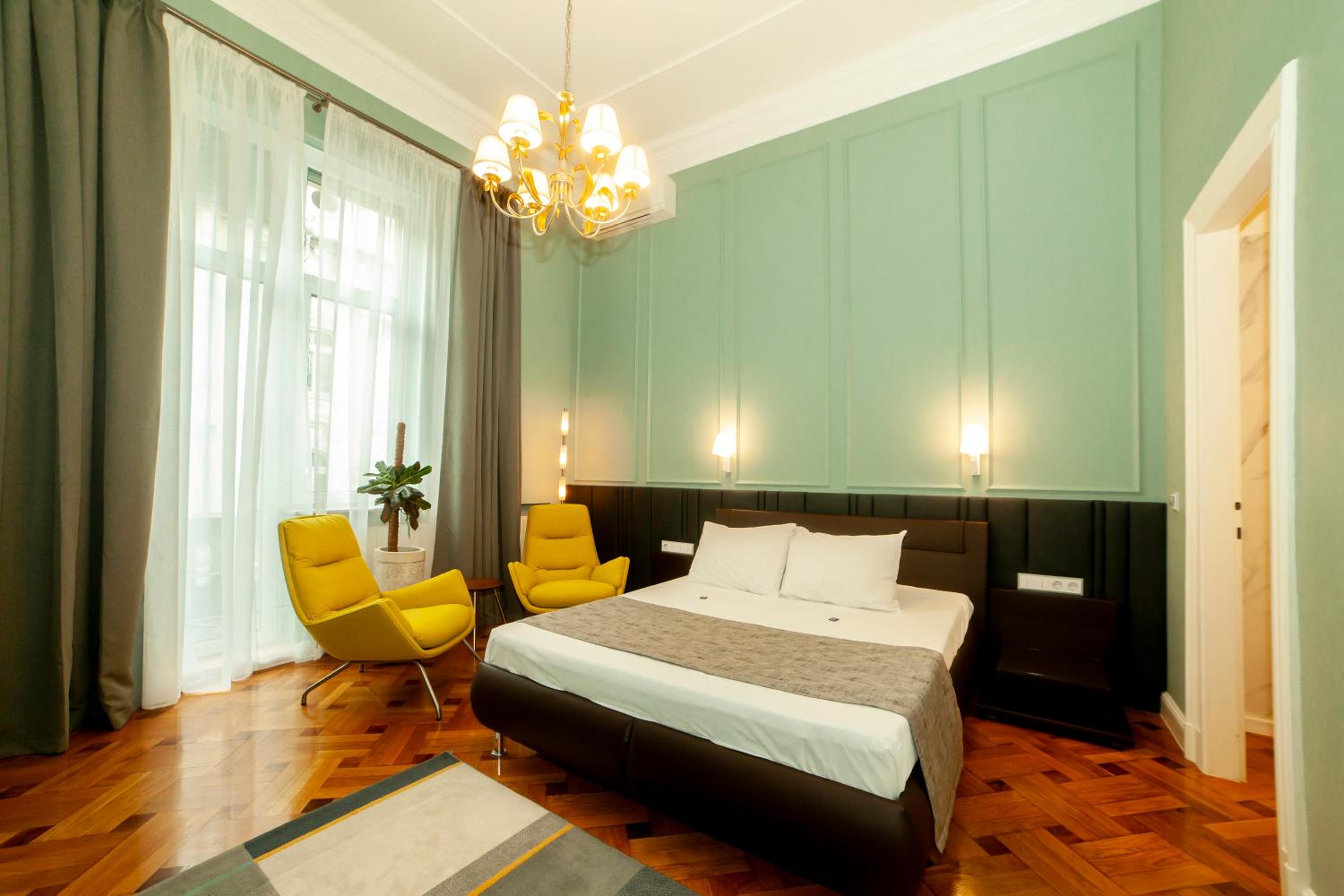 Matei Corvin Deluxe Apartment