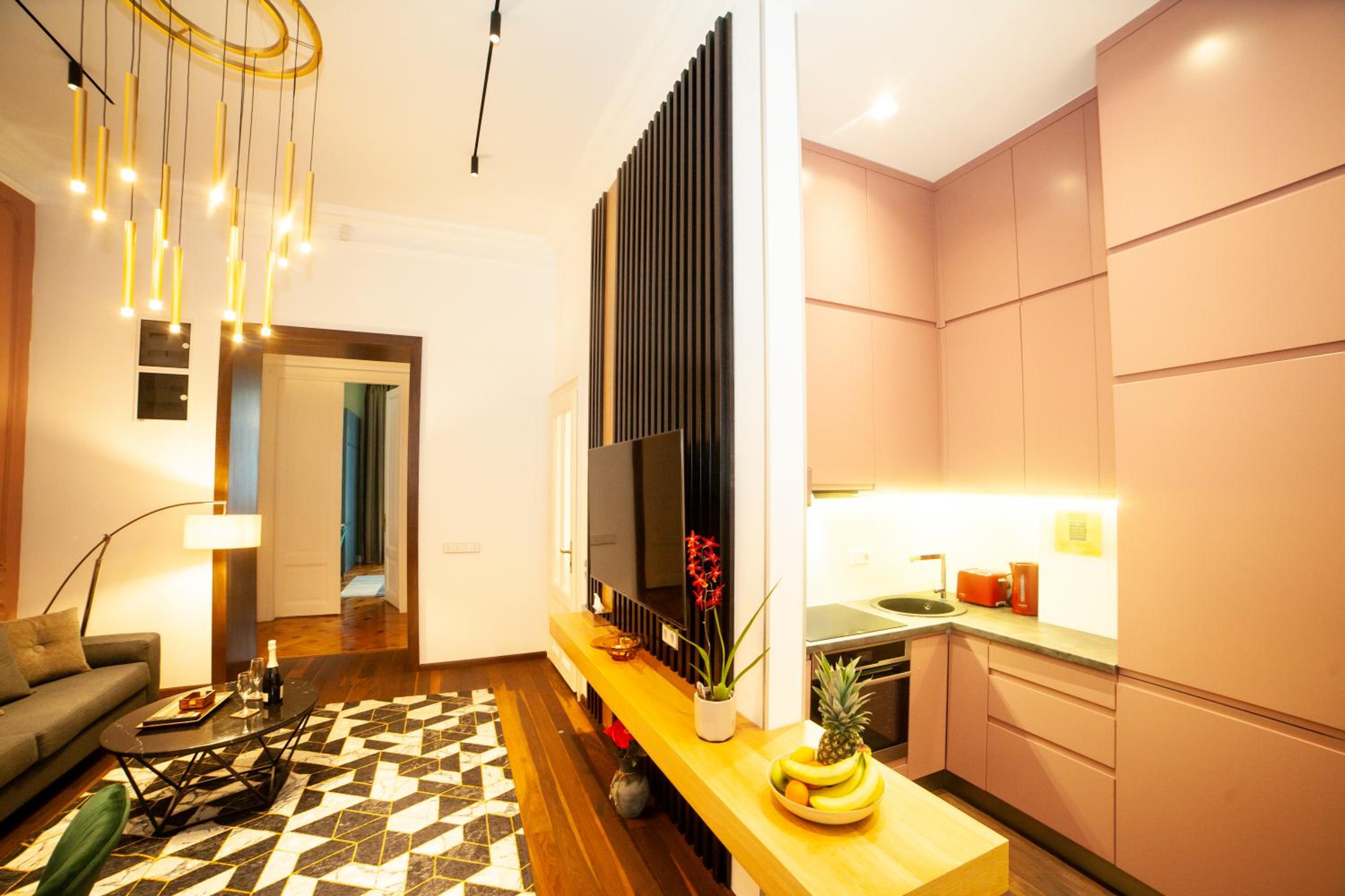 Matei Corvin Deluxe Apartment