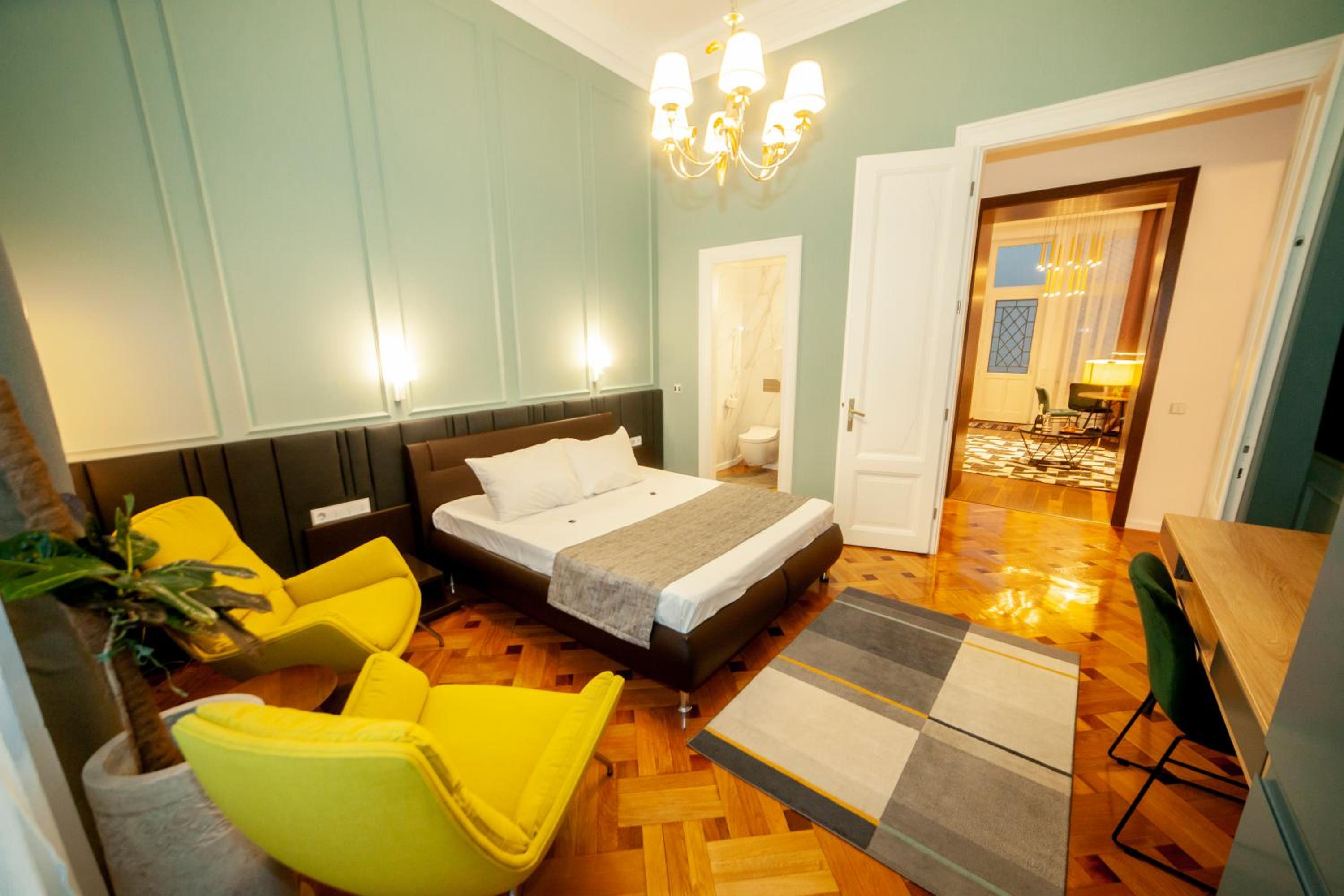Matei Corvin Deluxe Apartment