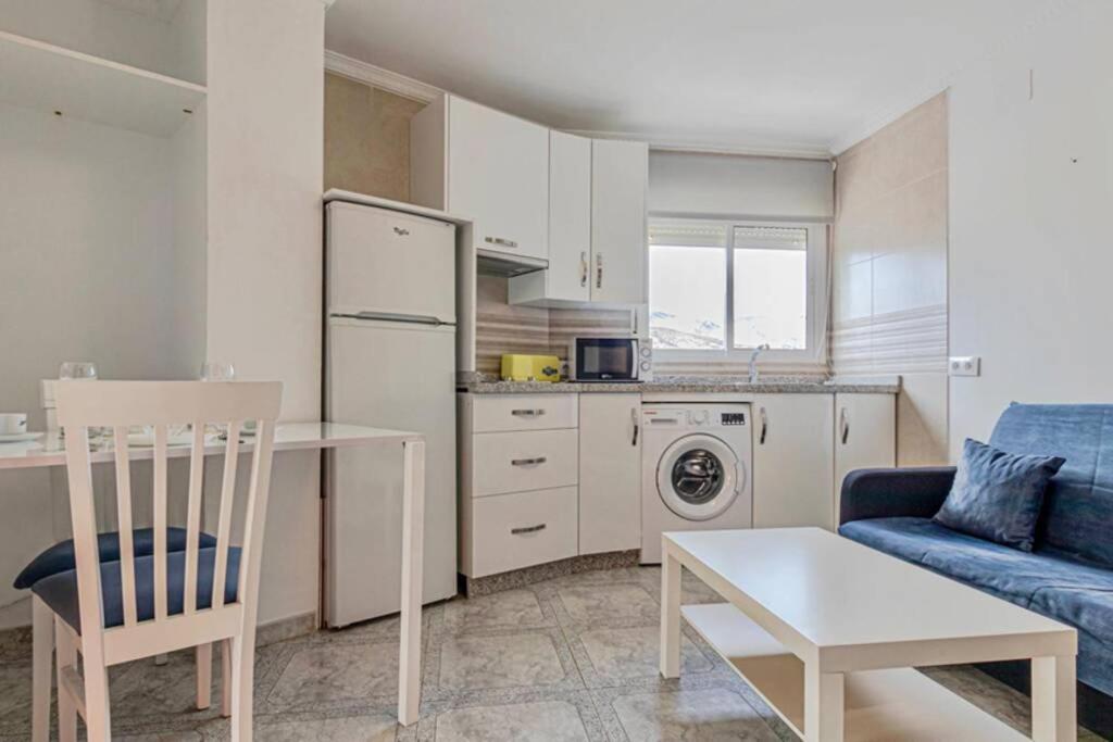 797 Holiday Rentals - Amplio estudio en Puerto Marina view 5