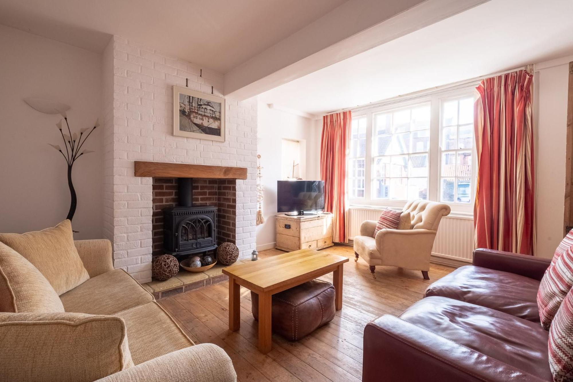 The Old Gordon House - High Street location close to the beach and town amenities - Aldeburgh Coastal Cottages view 3