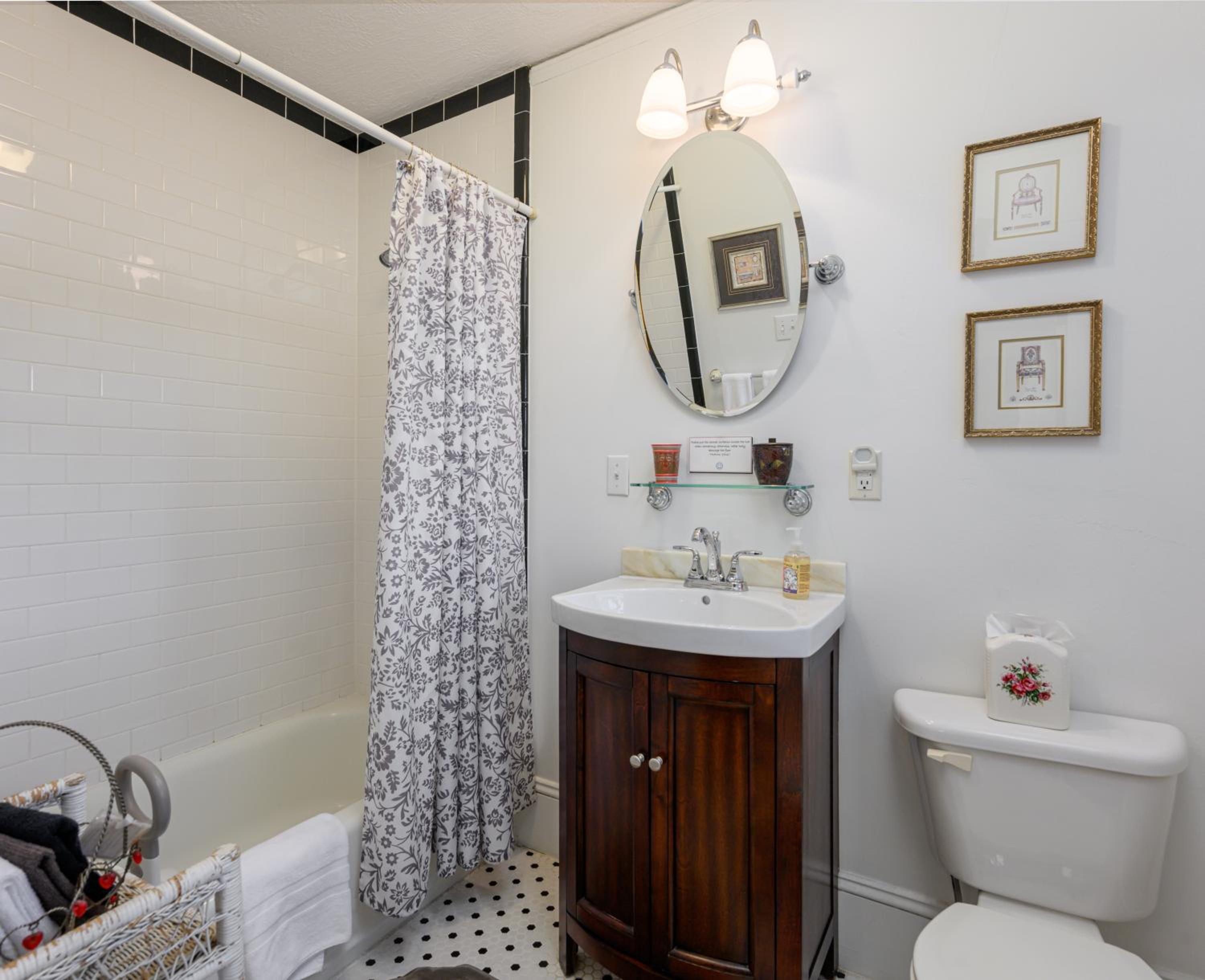 Oakland Cottage Bed and Breakfast