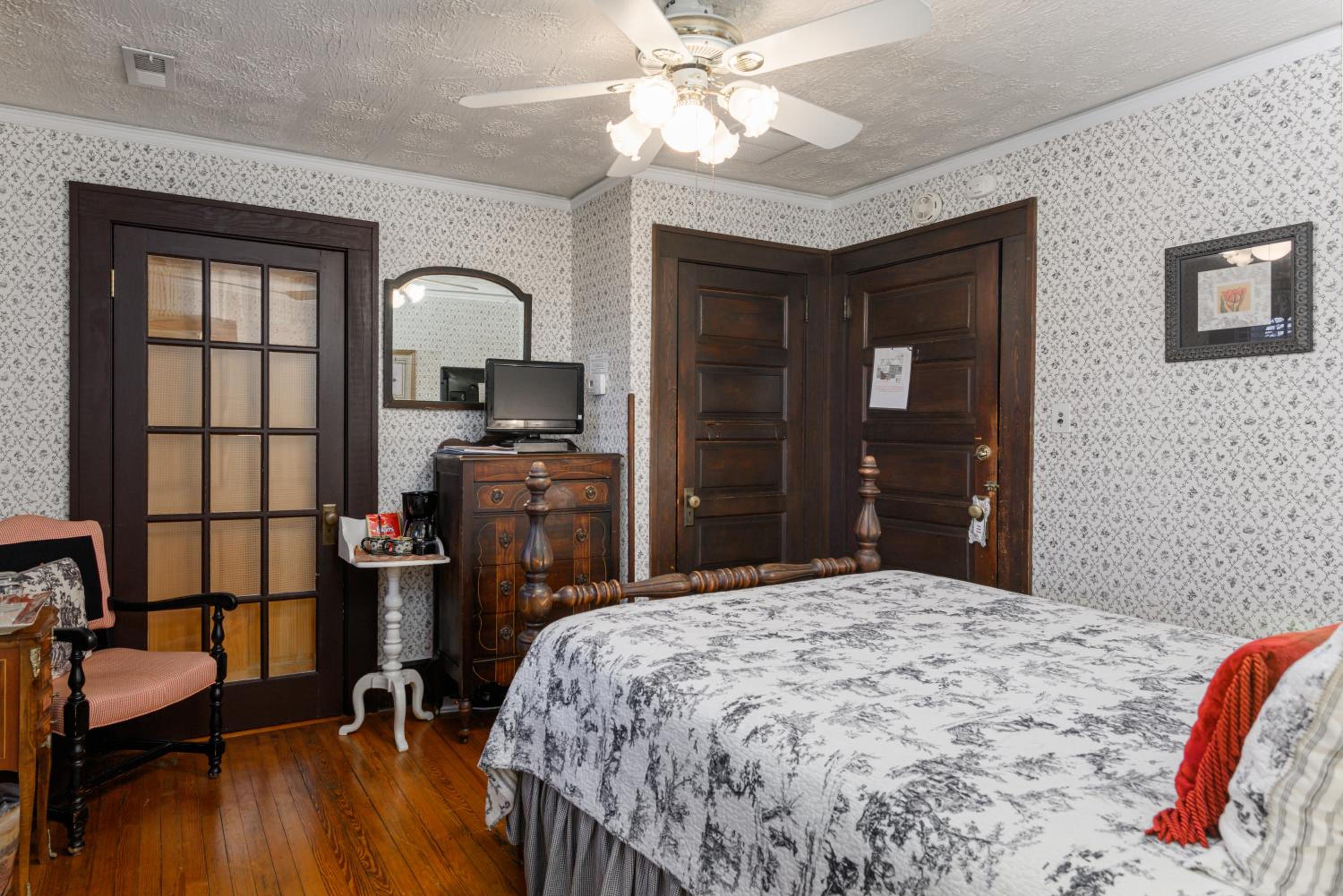 Oakland Cottage Bed and Breakfast