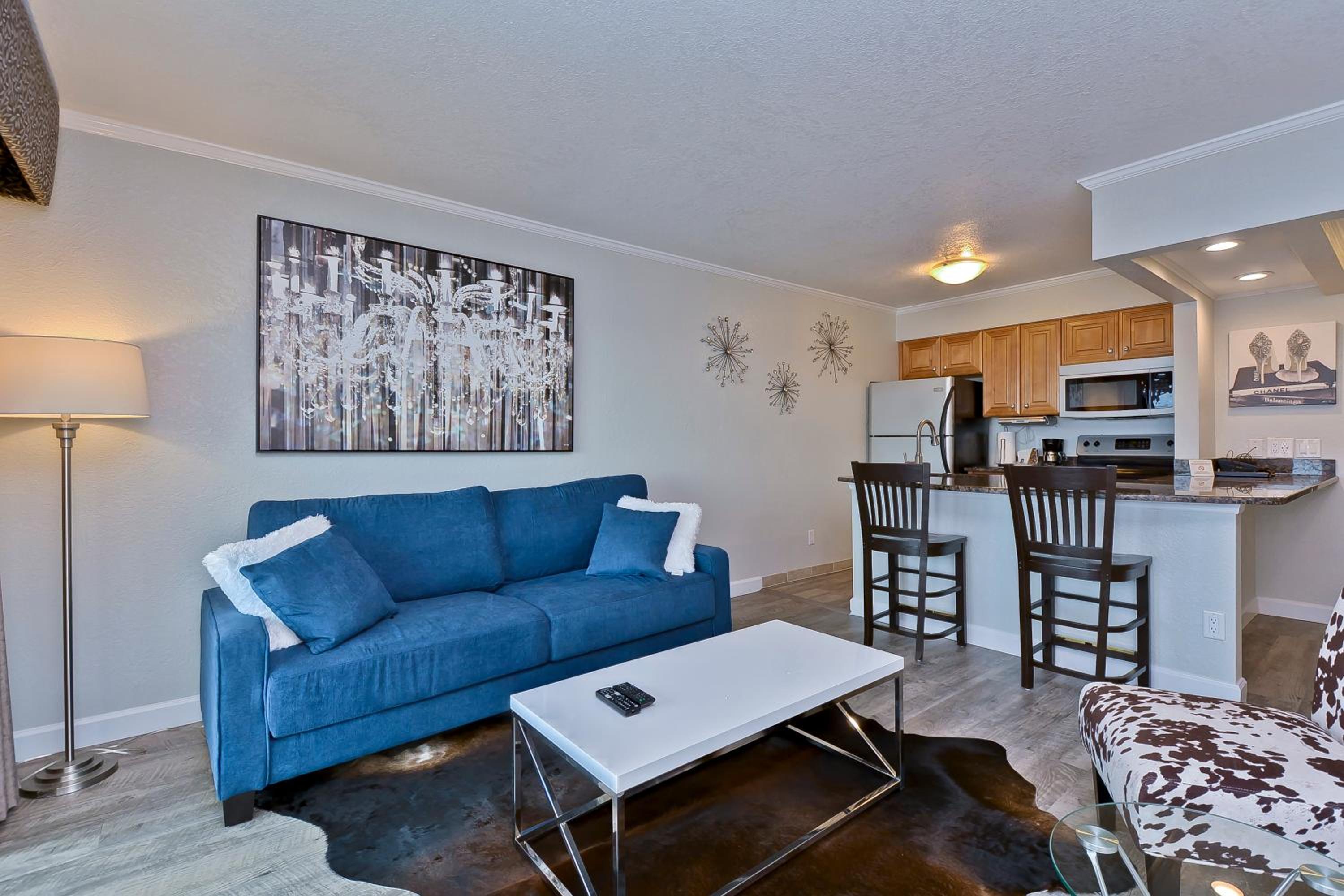 441-Waterfront, Amazing Views, WIFI, Pool and close to BUCS Stadium view 5
