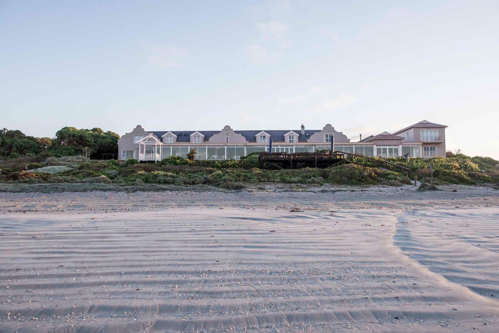 Blue Bay Lodge