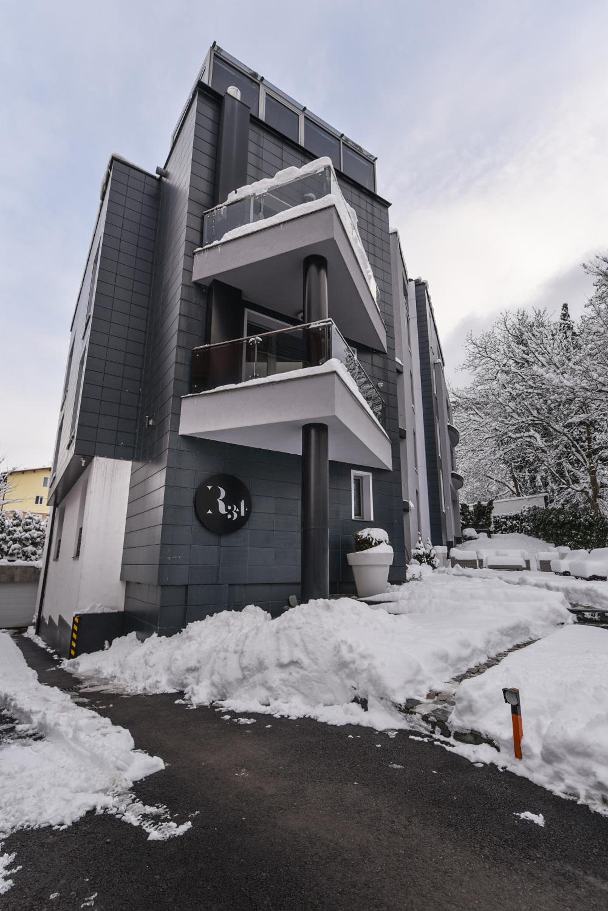 R34 Boutique Suites Boyana