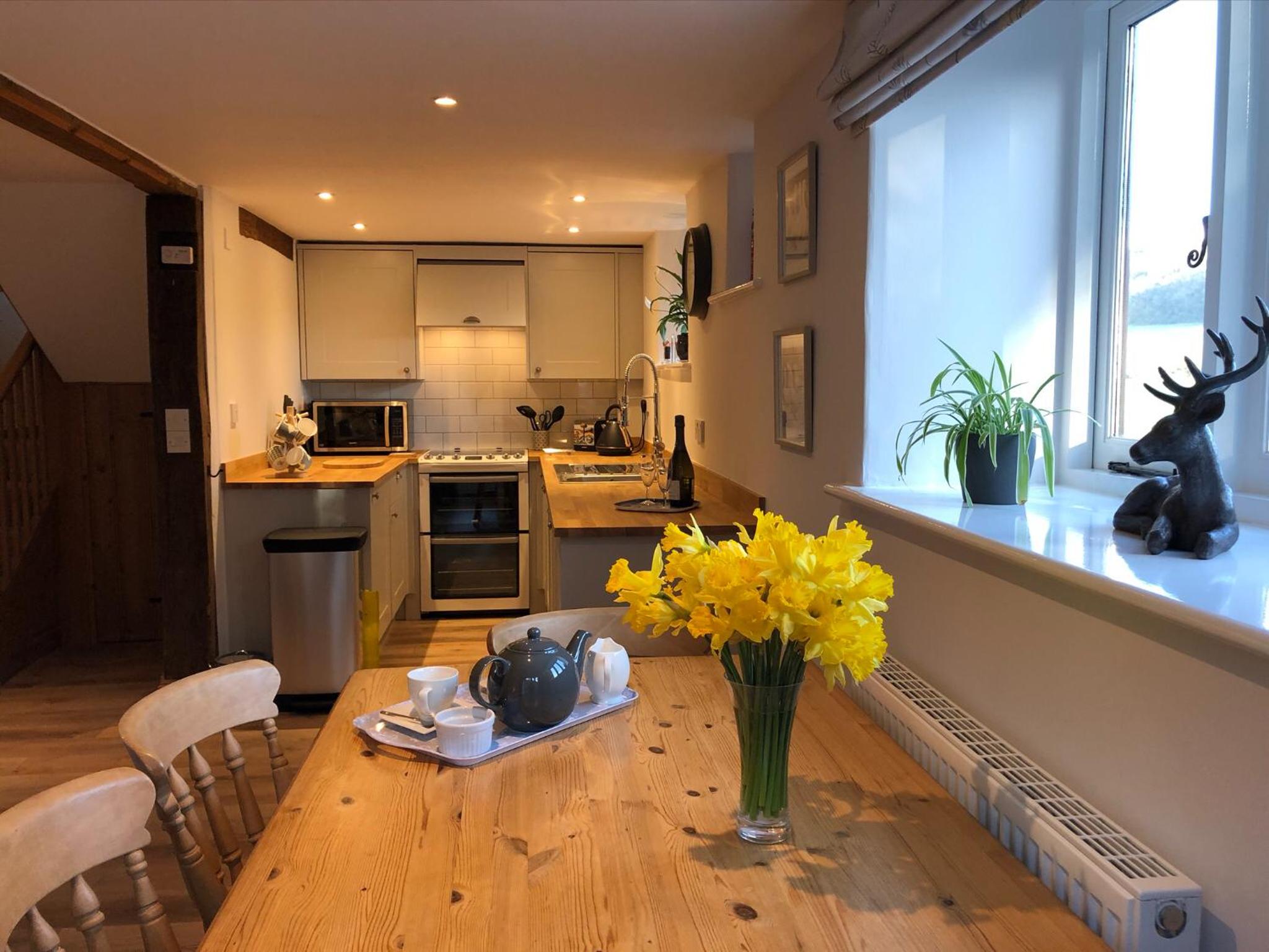 Little Coombe, Bookham Court view 4