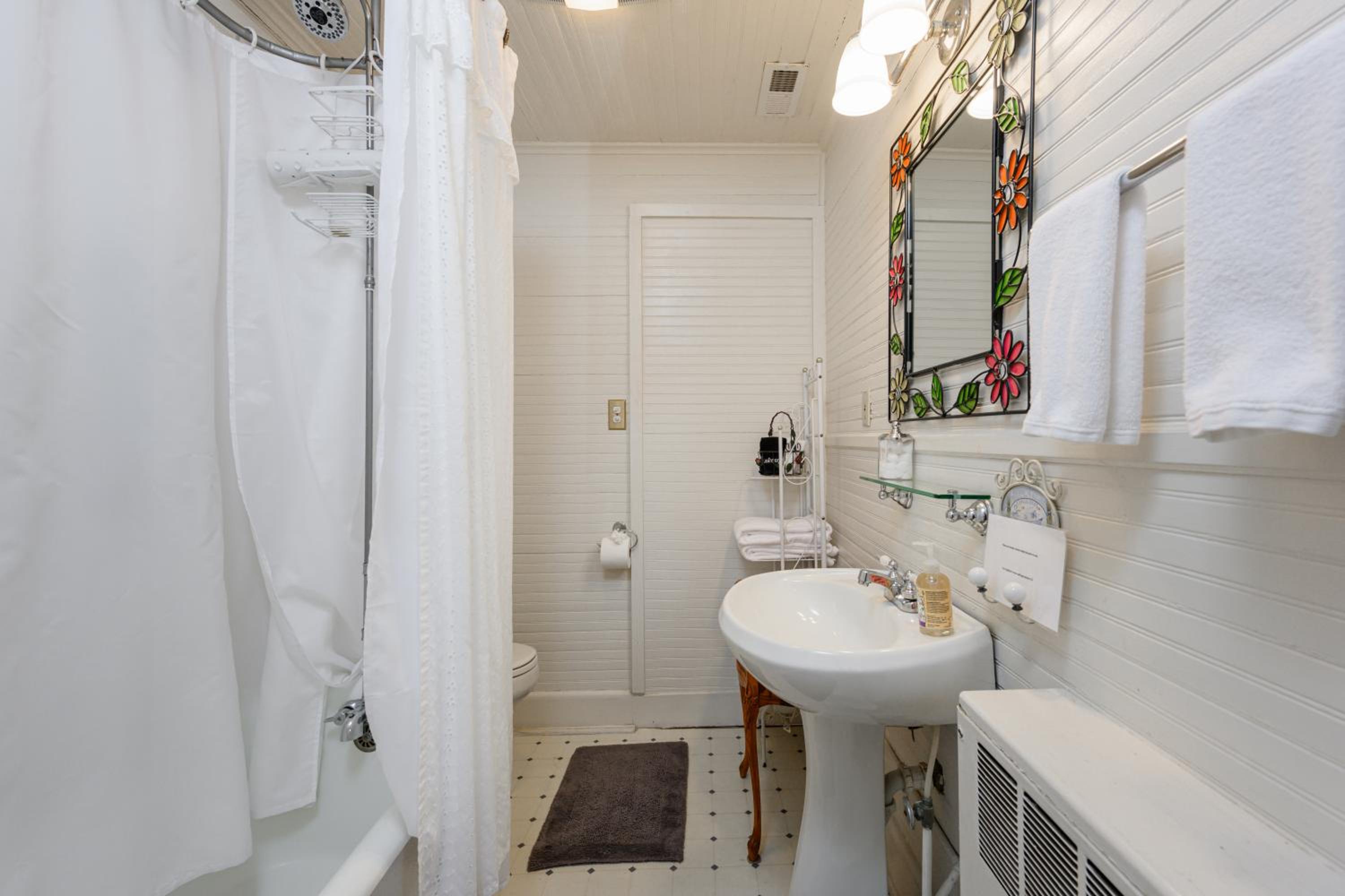 Oakland Cottage Bed and Breakfast