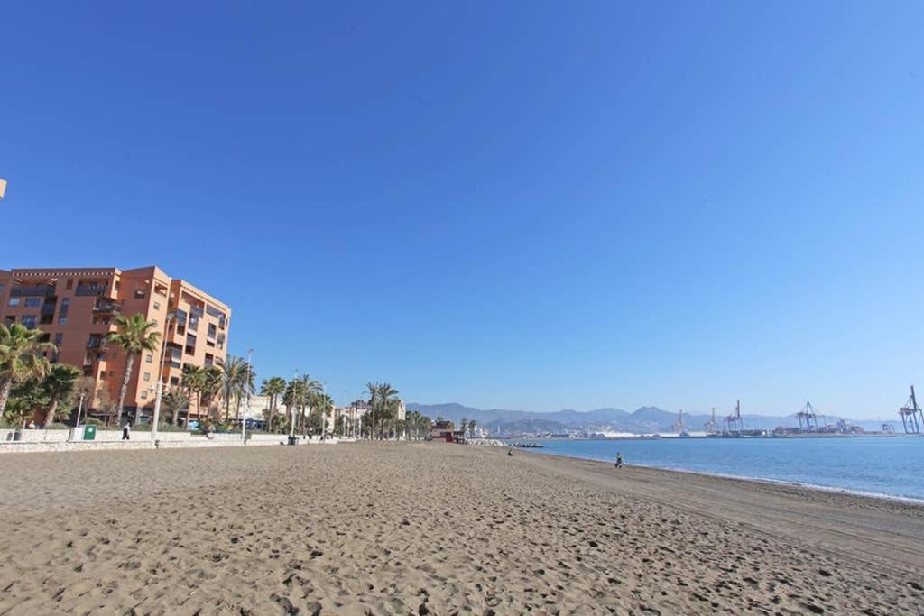 Love Rent4 Málaga Ático con terraza y vistas, parking gratuito