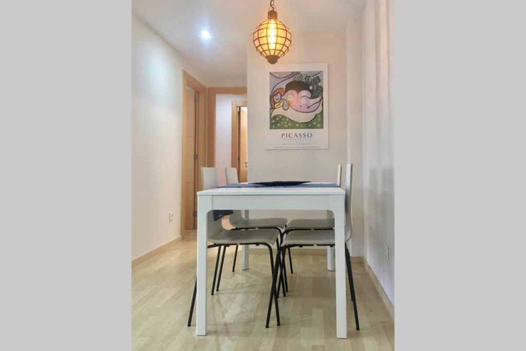 Love Rent4 Málaga Ático con terraza y vistas, parking gratuito