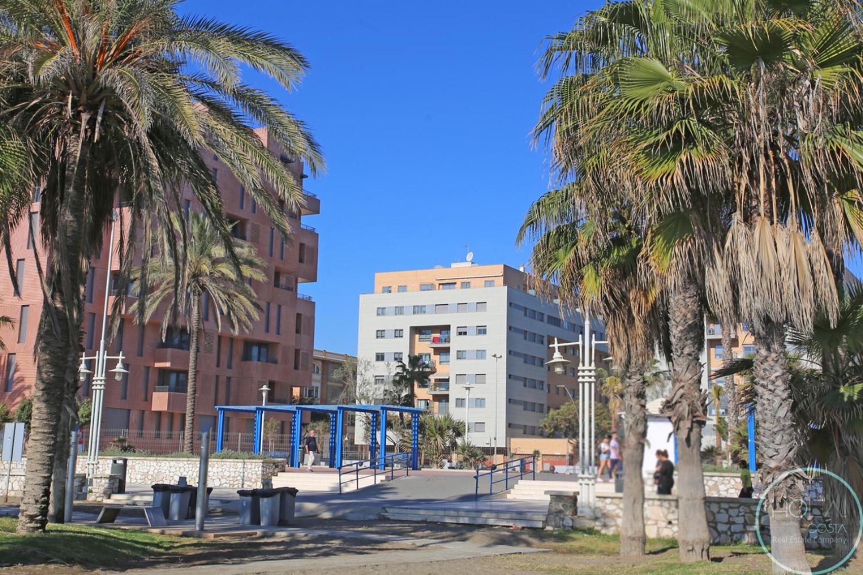 Love Rent4 Málaga Ático con terraza y vistas, parking gratuito