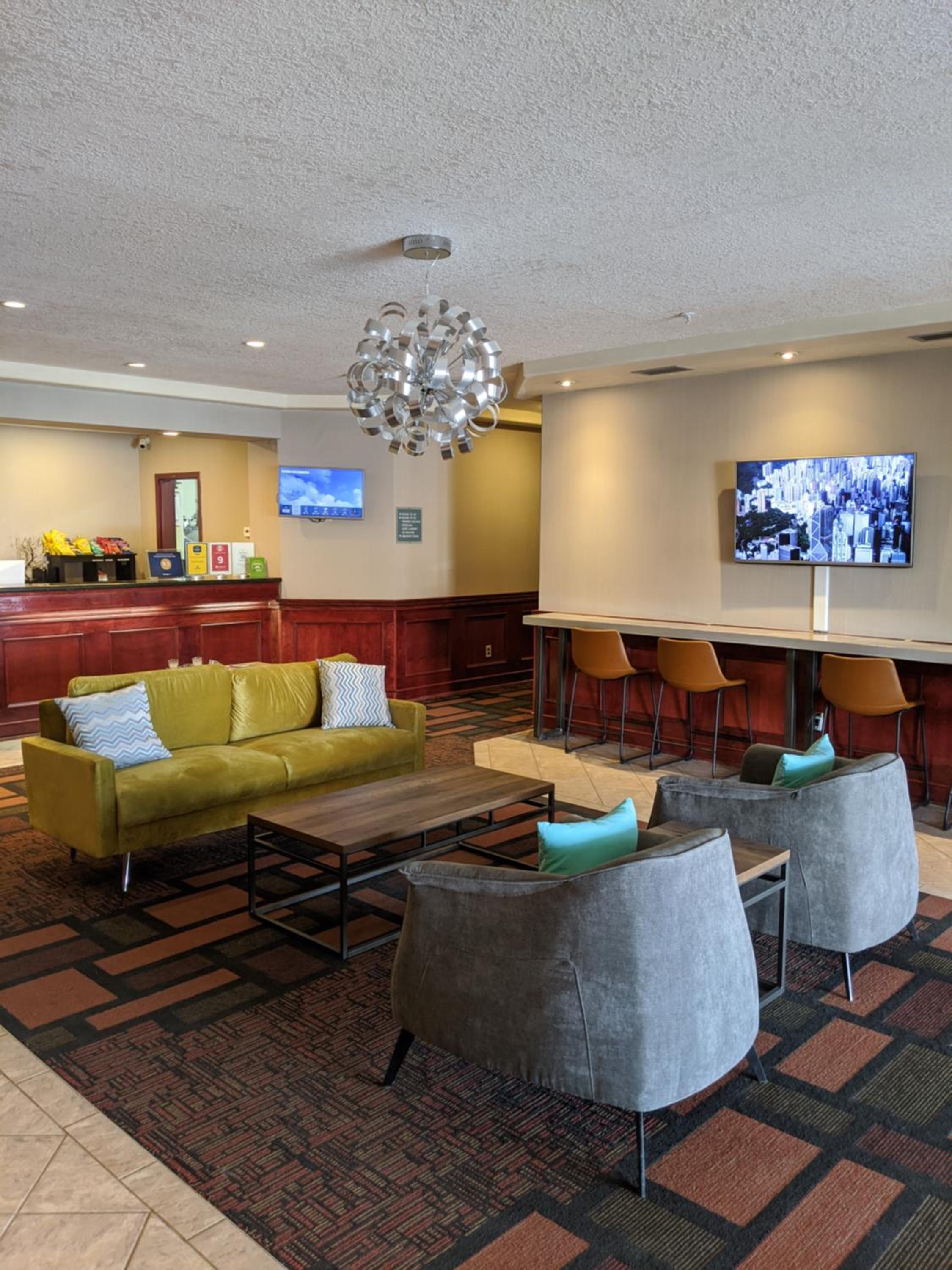 Foxwood Inn & Suites Drayton Valley