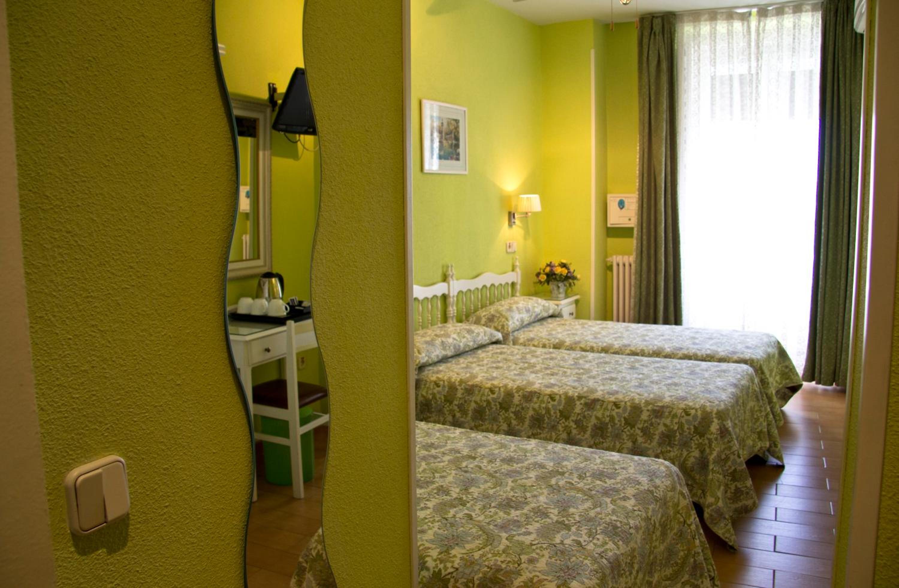 Hostal Los Alpes - Image 5