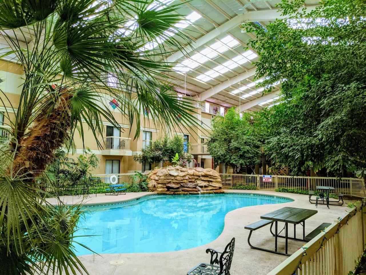 Fort Stockton Vacations - Atrium Inn - Property Image 1