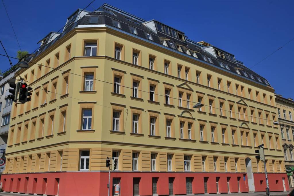 Zwischen Schönbrunn und dem City Center l LF37