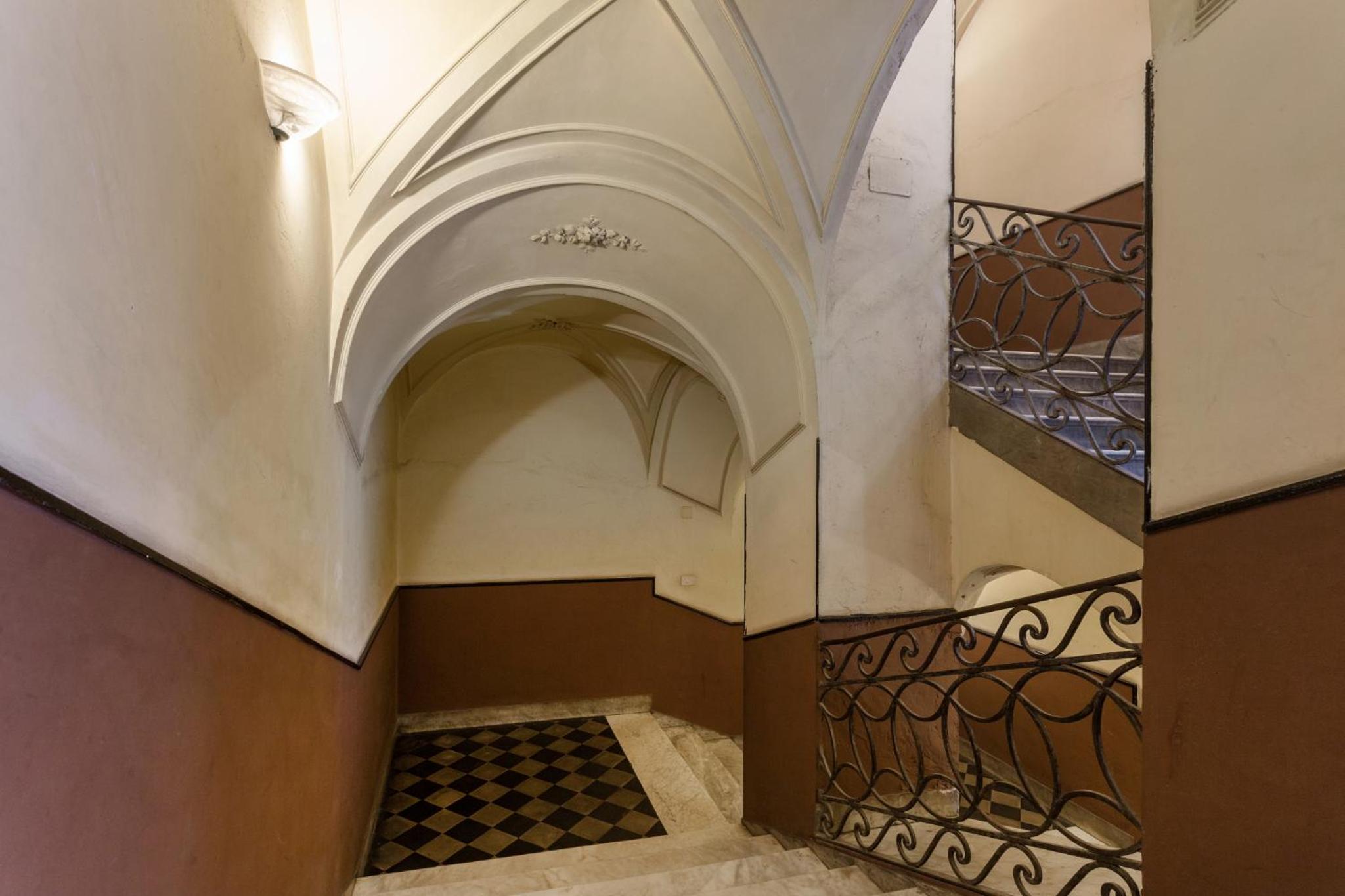 Da Gianni e Lucia Rooms with bathroom in the city center view 2