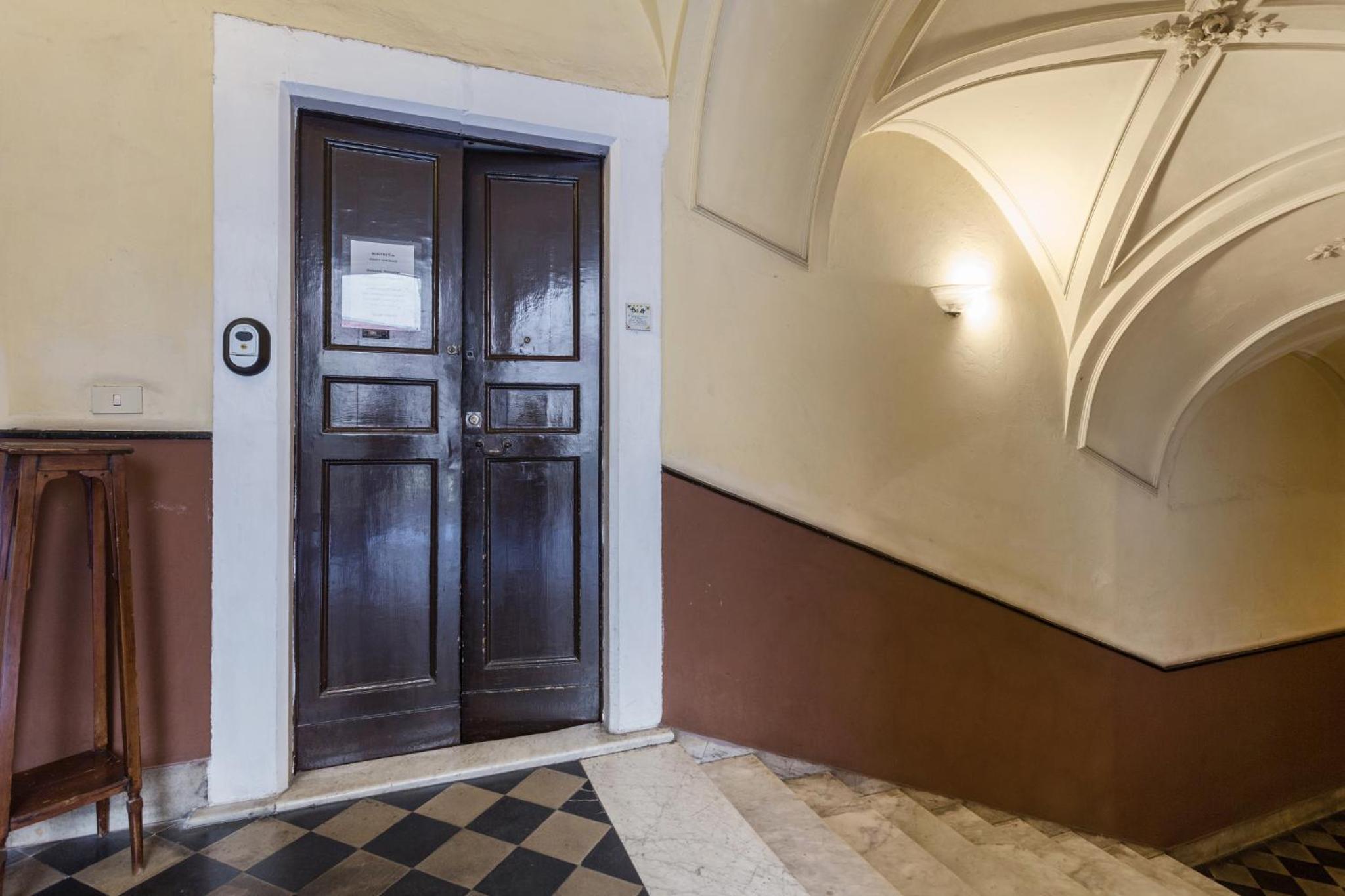 Da Gianni e Lucia Rooms with bathroom in the city center view 4