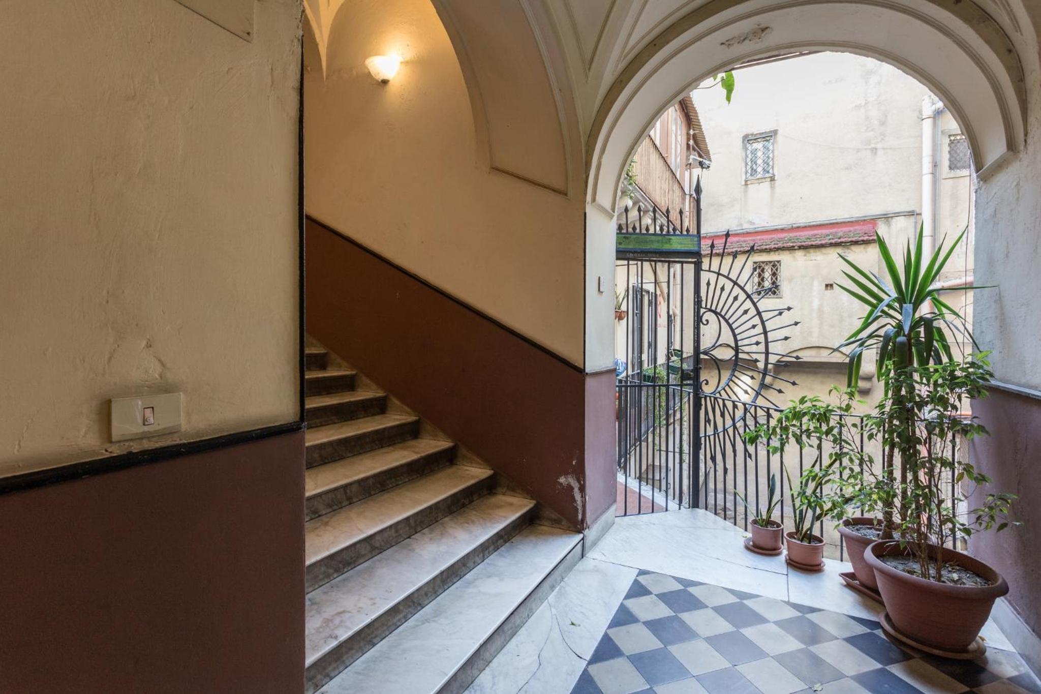 Da Gianni e Lucia Rooms with bathroom in the city center view 3