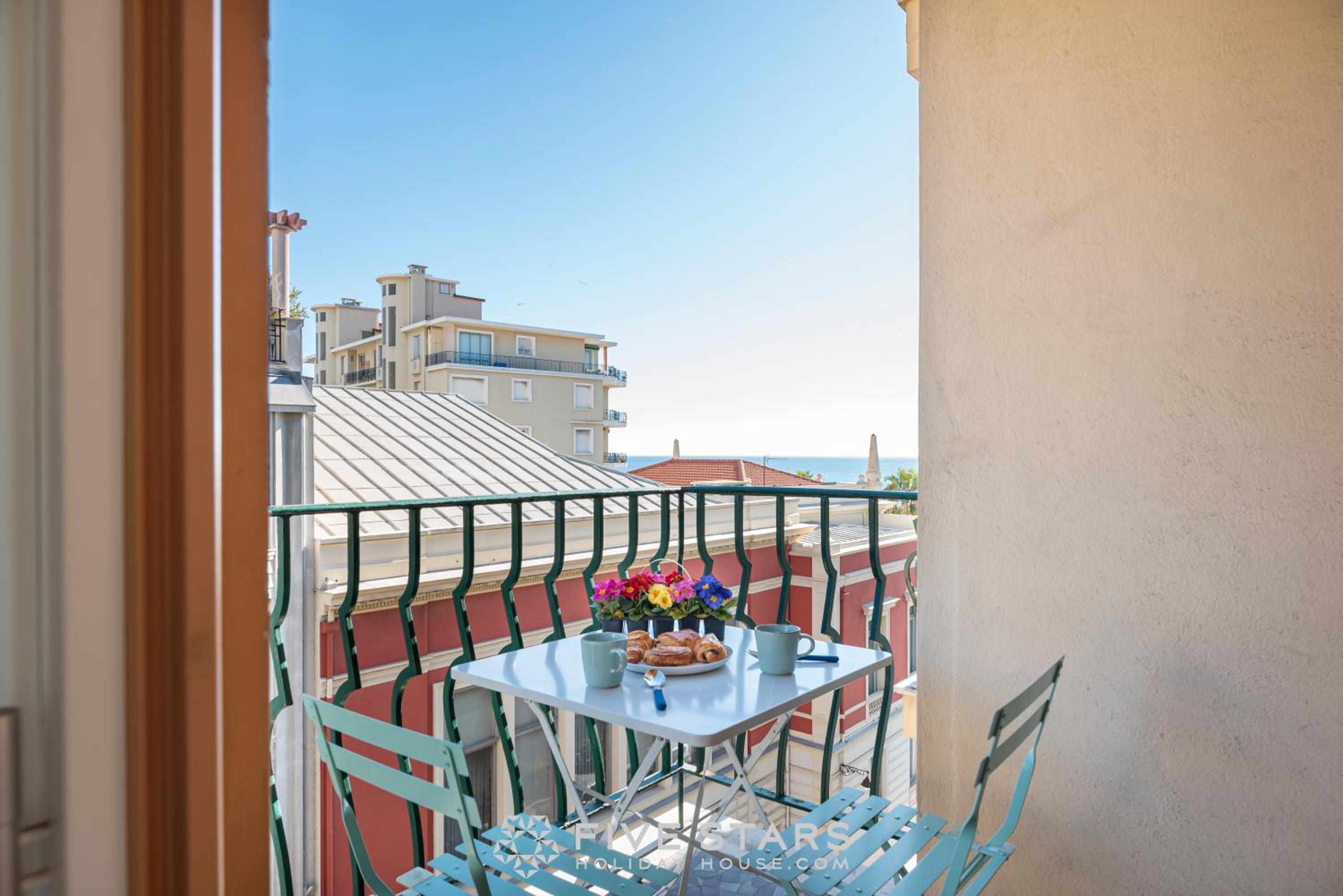 Suite Versailles Five Stars Holiday House view 4