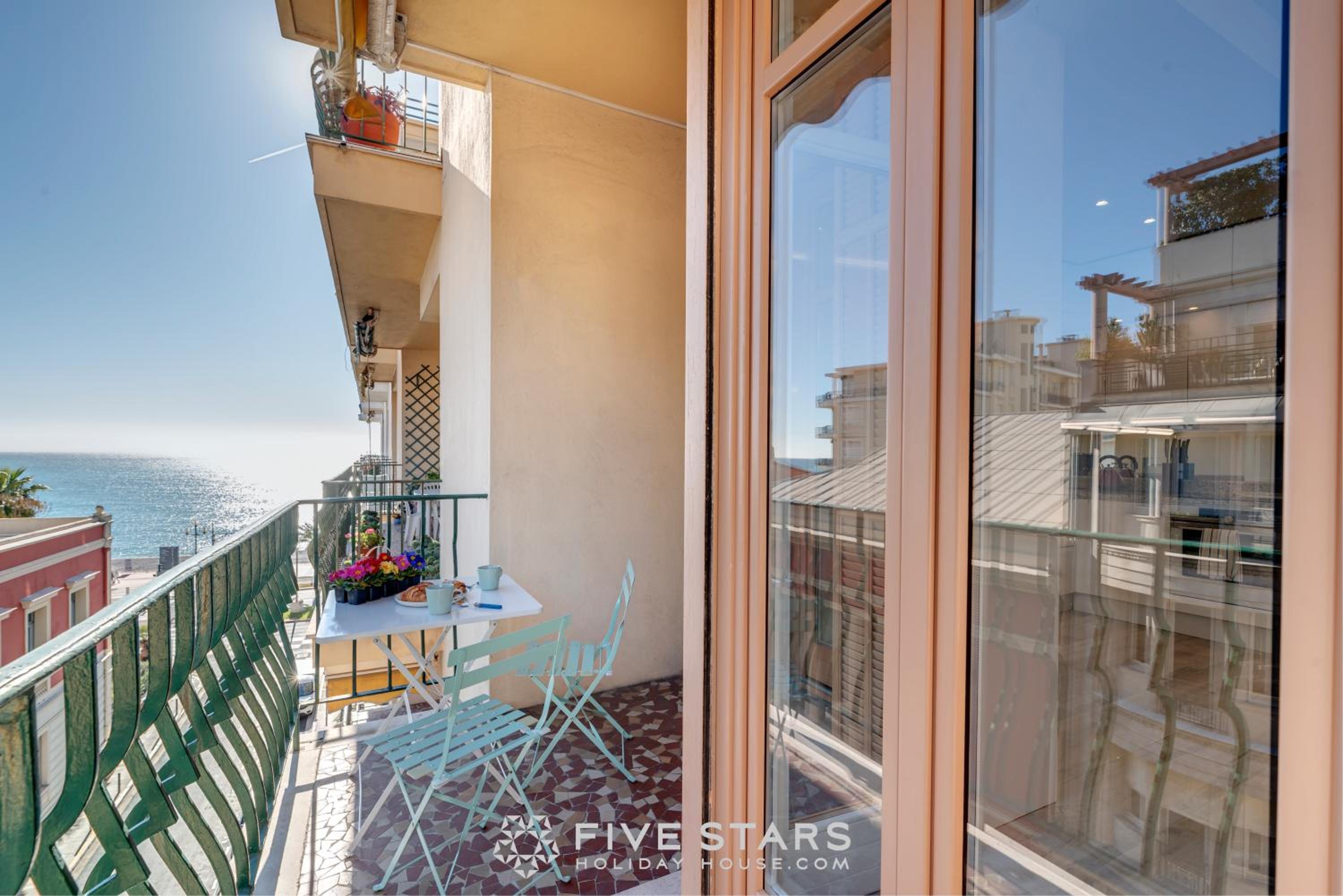 Suite Versailles Five Stars Holiday House view 3