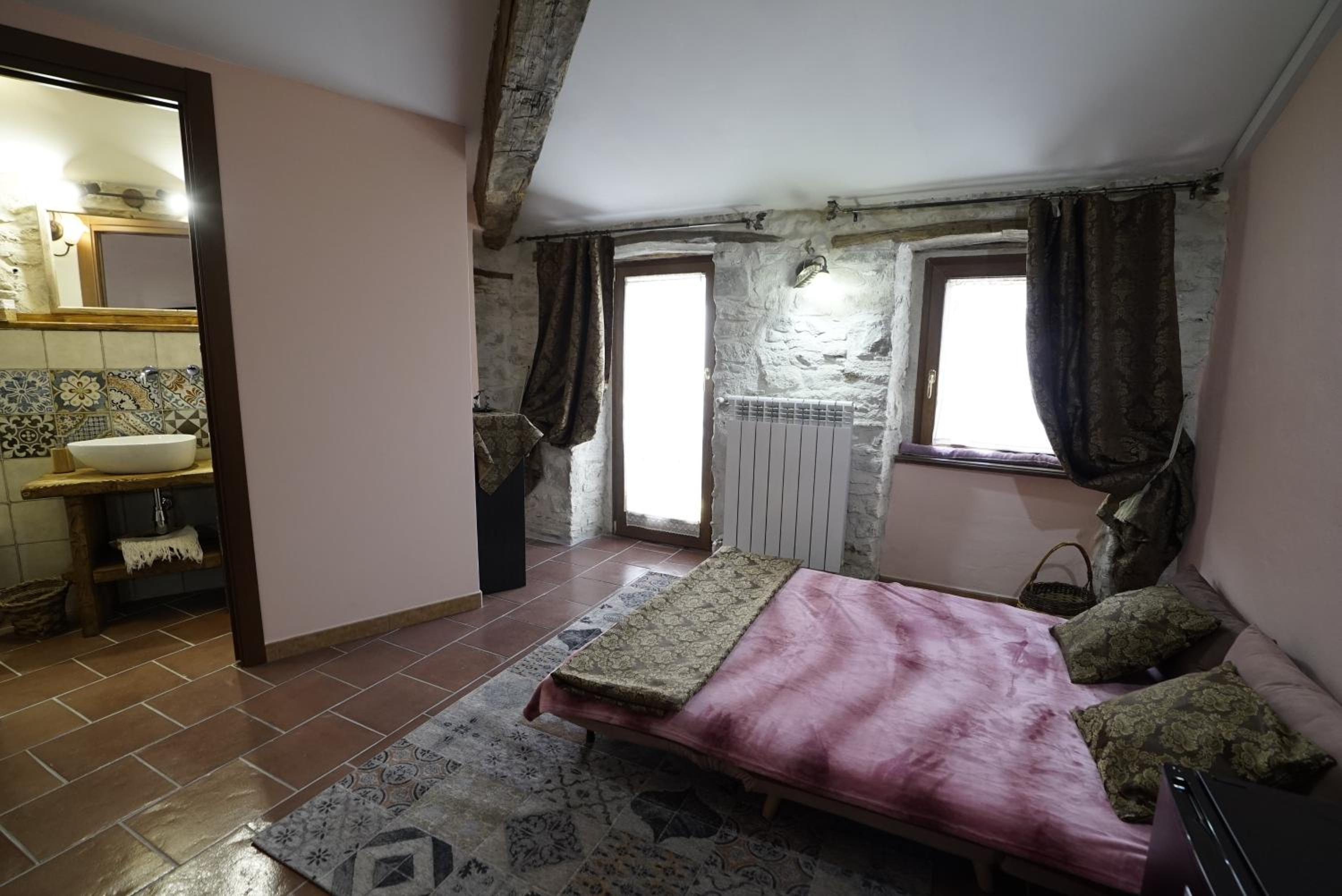 Photo 48